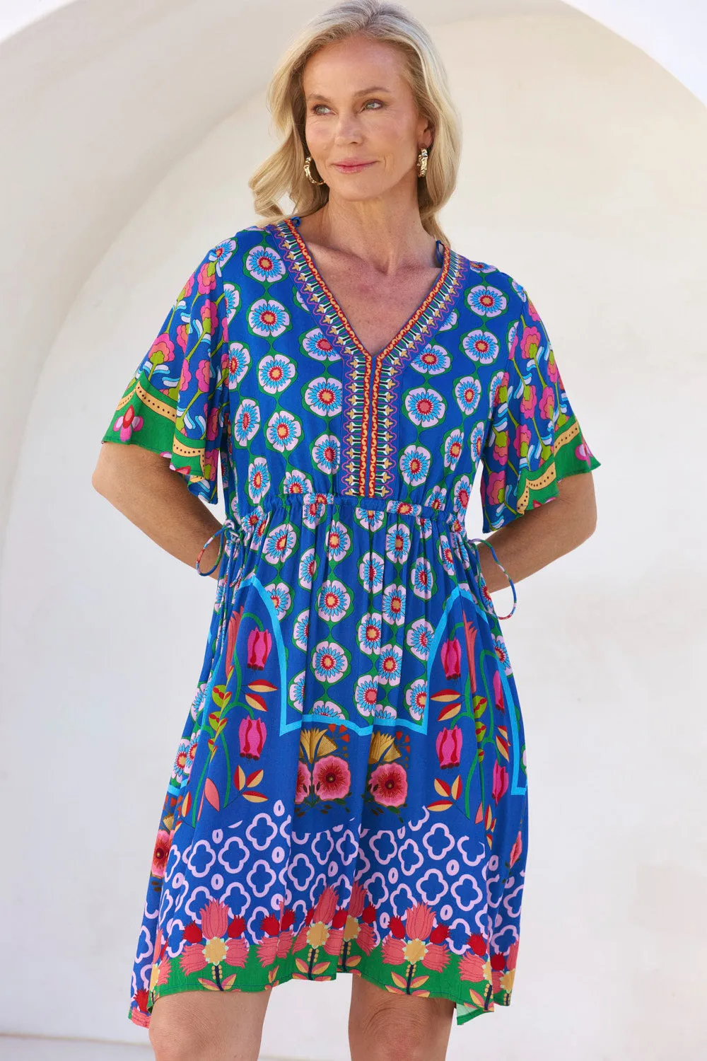 Iris Short Dress in Paradiso Suburb Ease Aura Core