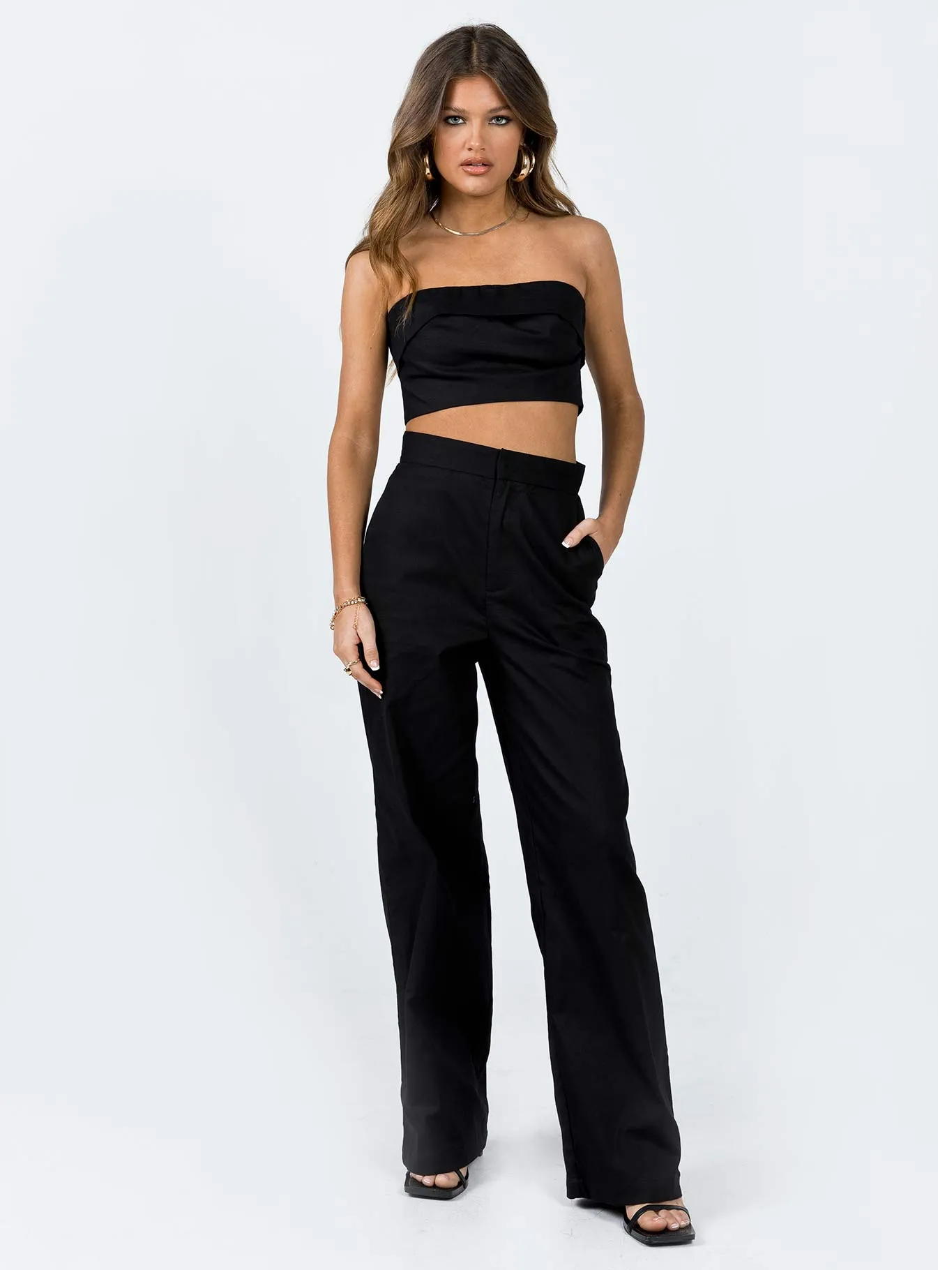 Aiden Set Black MicroPerforated Details