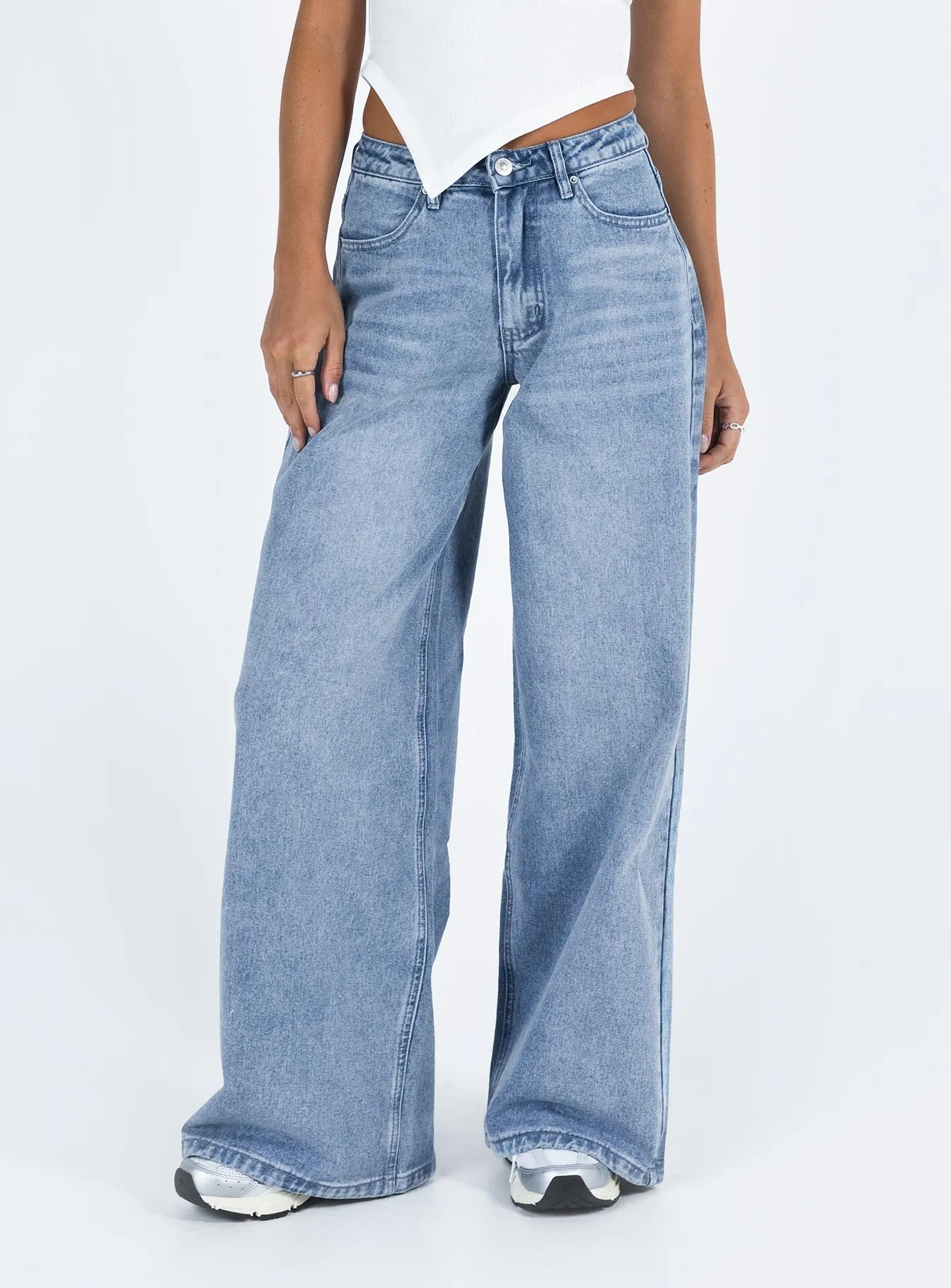 Classic Appeal Naylor Mid Rise Wide Leg Jeans Light Blue Wash
