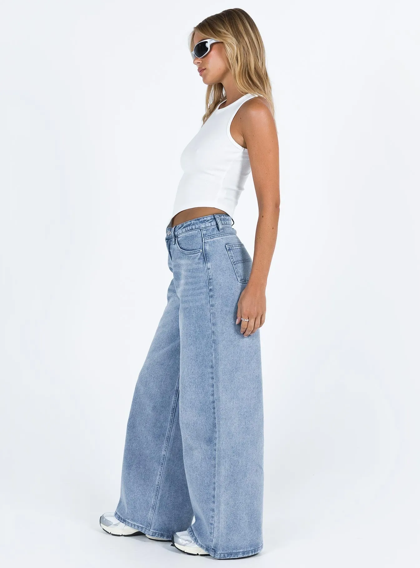 Naylor Mid Rise Wide Leg Jeans Light Blue Wash Work Meeting Weekend Style Streetwear Fan Flexible Waist