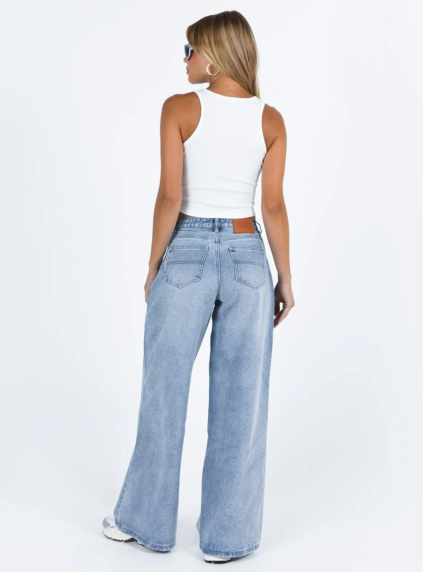 Outfit Plan Temperature Regulating Fabric Naylor Mid Rise Wide Leg Jeans Light Blue Wash