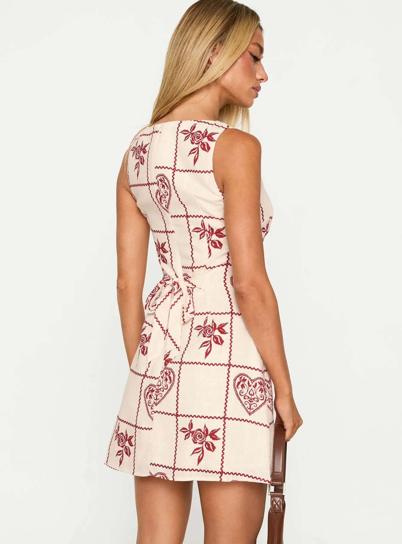 Water Resistant Vibrant Silhouette Alfalfa Shift Mini Dress Red Floral Check