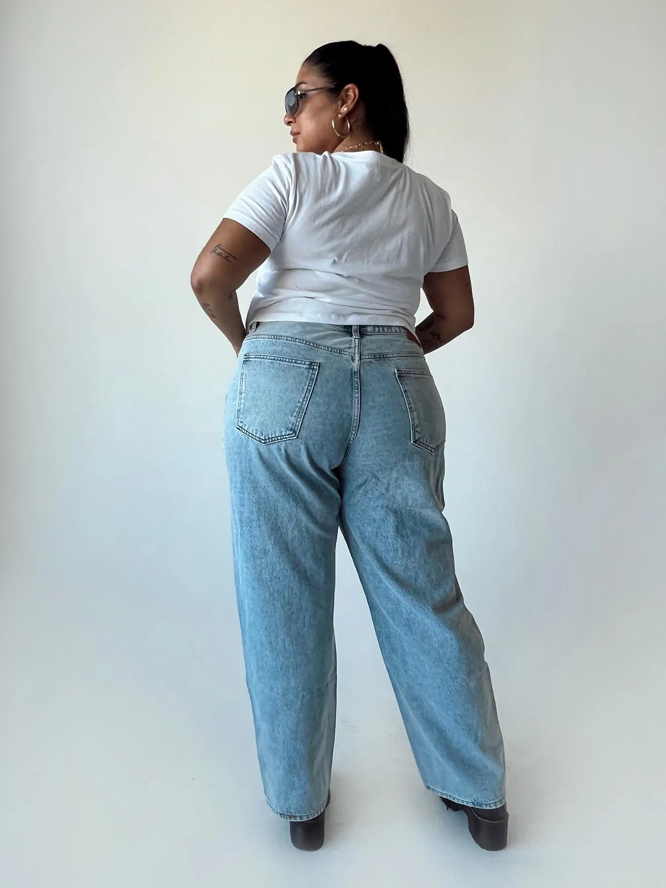 Teen Outfit Eco Friendly Travel Outfit Spring Mood Trendy Holly Asymmetric Mid Rise Straight Leg Jeans Curve