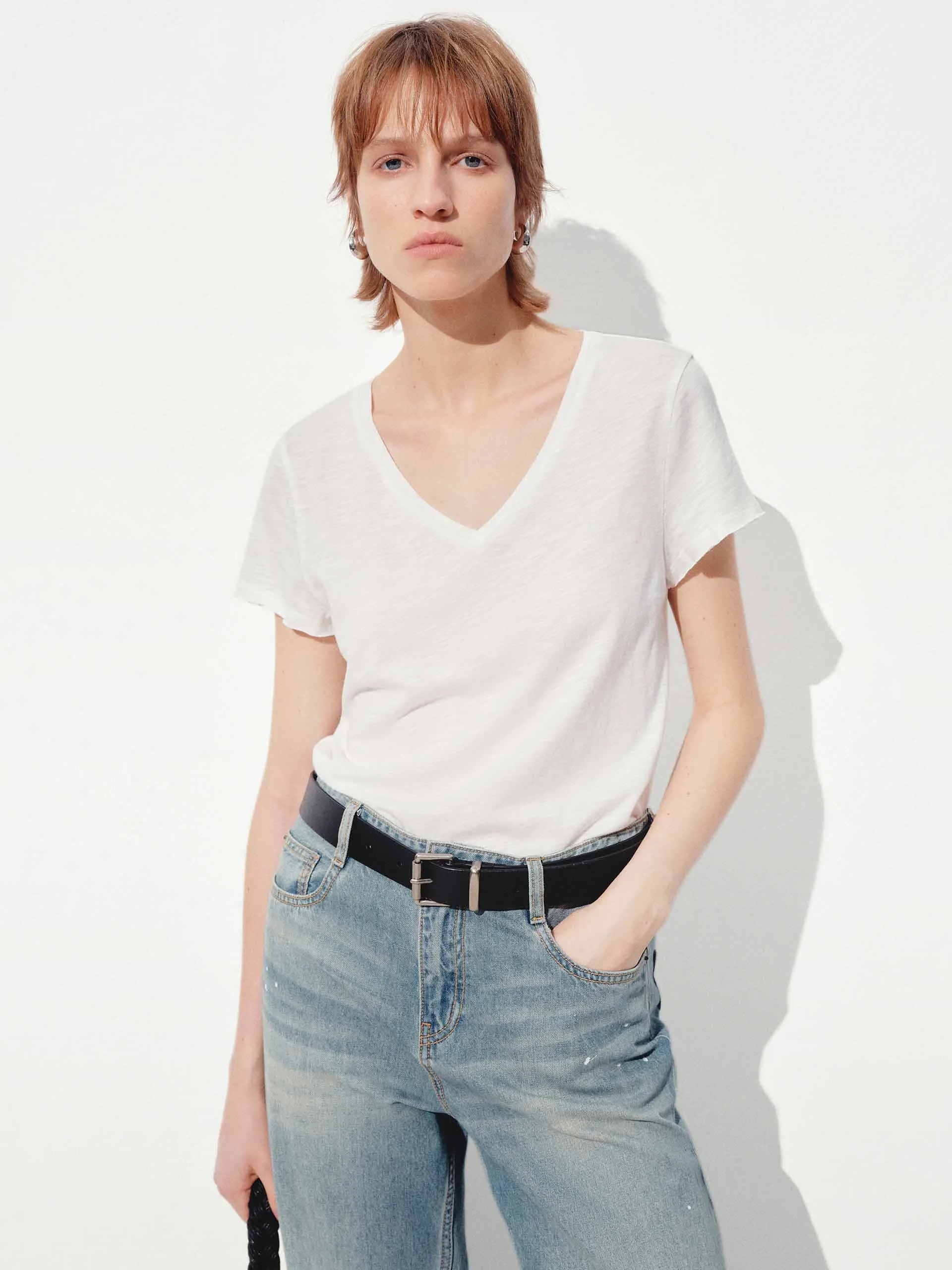 Modern Twist V-neck Short Sleeves T-shirt