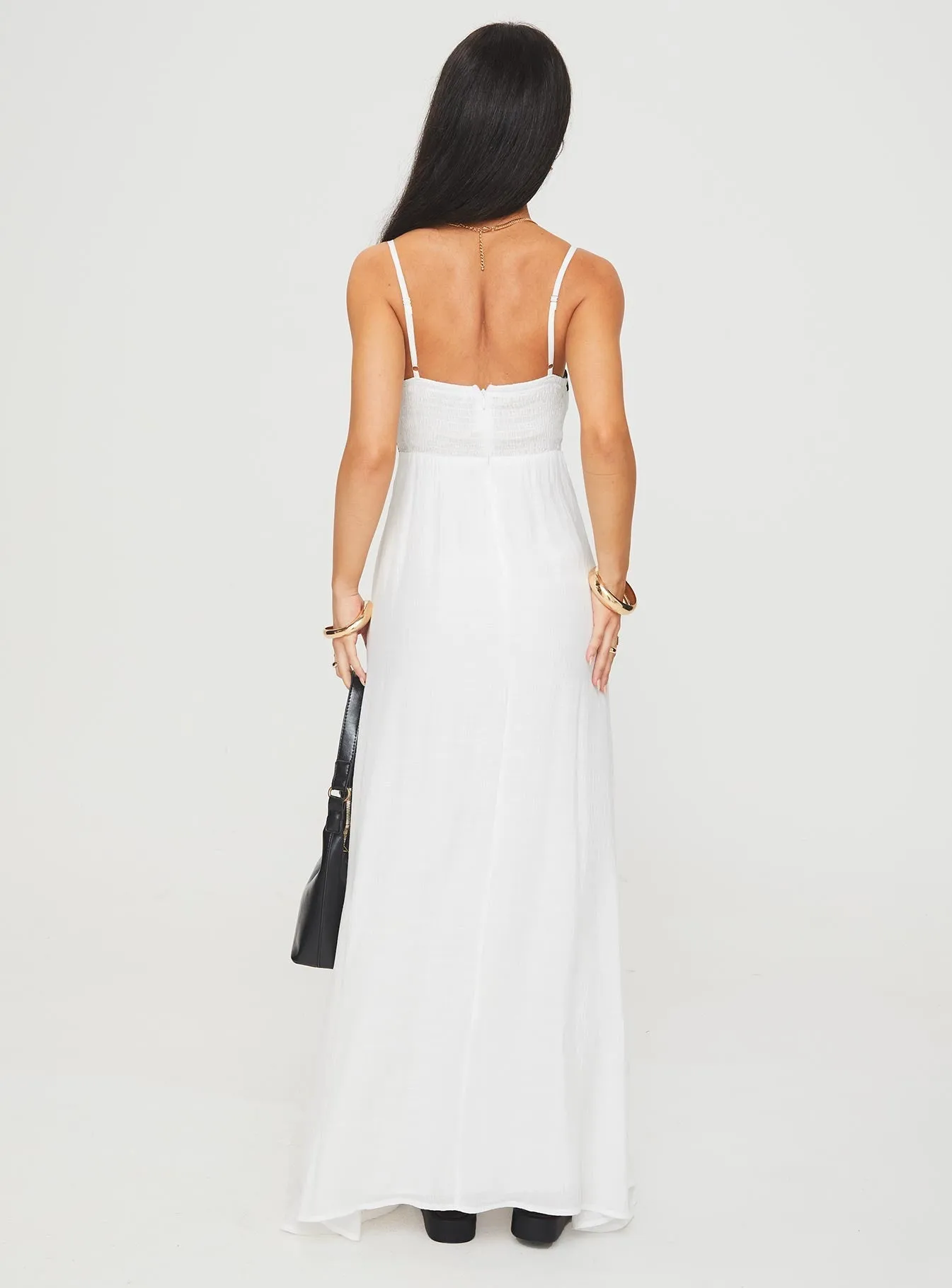 Croxetti Maxi Dress White Patch Glow The elegant design of this maxi dress adds a refined touch to your wardrobe without being overly complicated