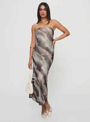 Designed to suit all body types this dress provides a flattering fit for every figure Frill Edge Pinacle Strapless Maxi Dress Brown