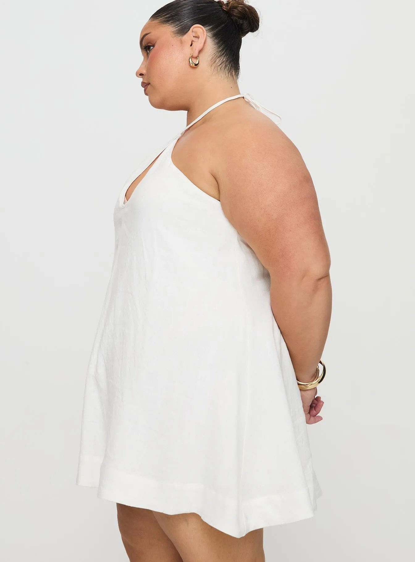 Vibrant Colors Non Irritating Seams Thomasina Linen Halter Dress White Curve