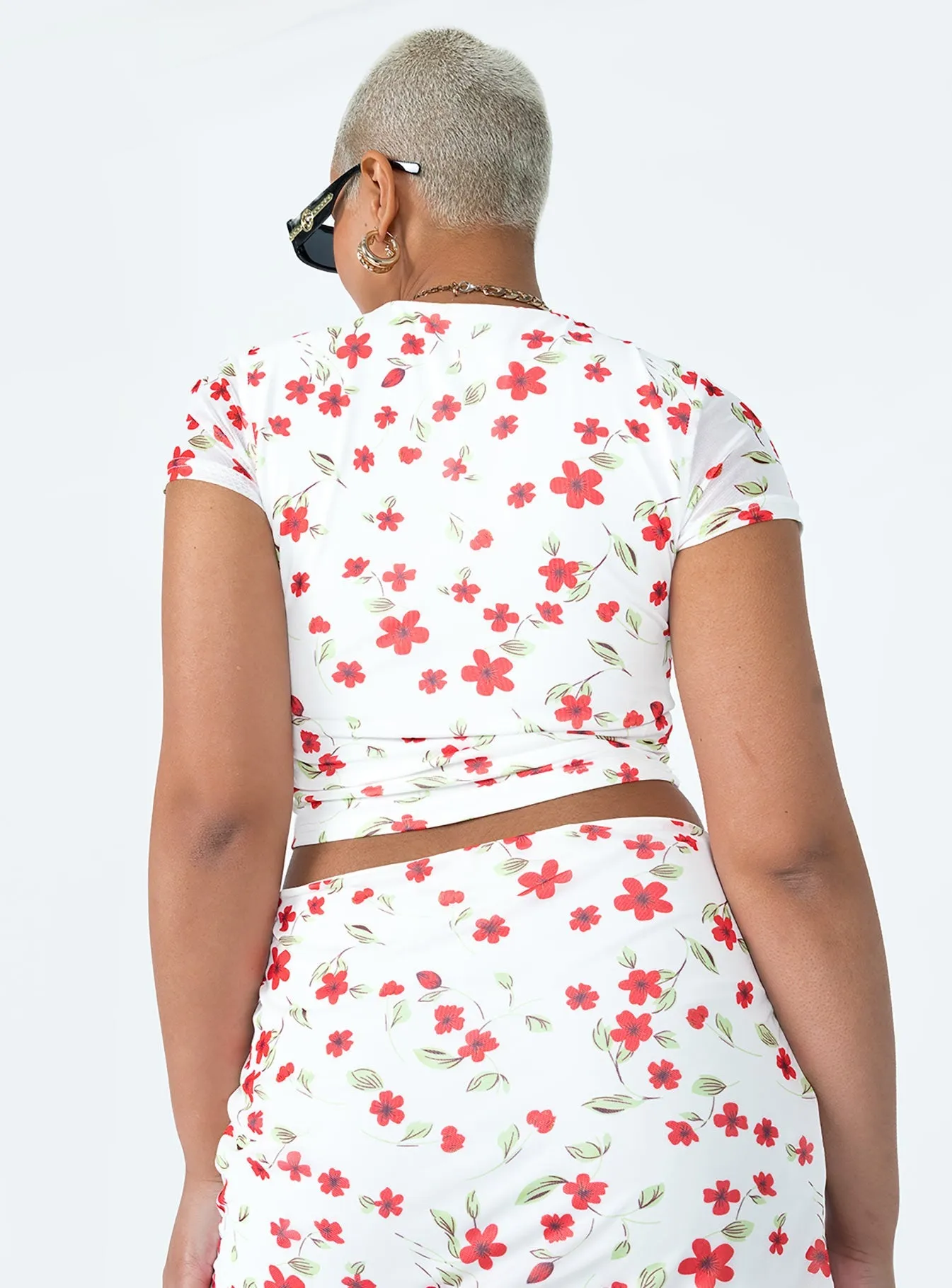 Bold Move Top White Floral Urban Trend Look Street Ready