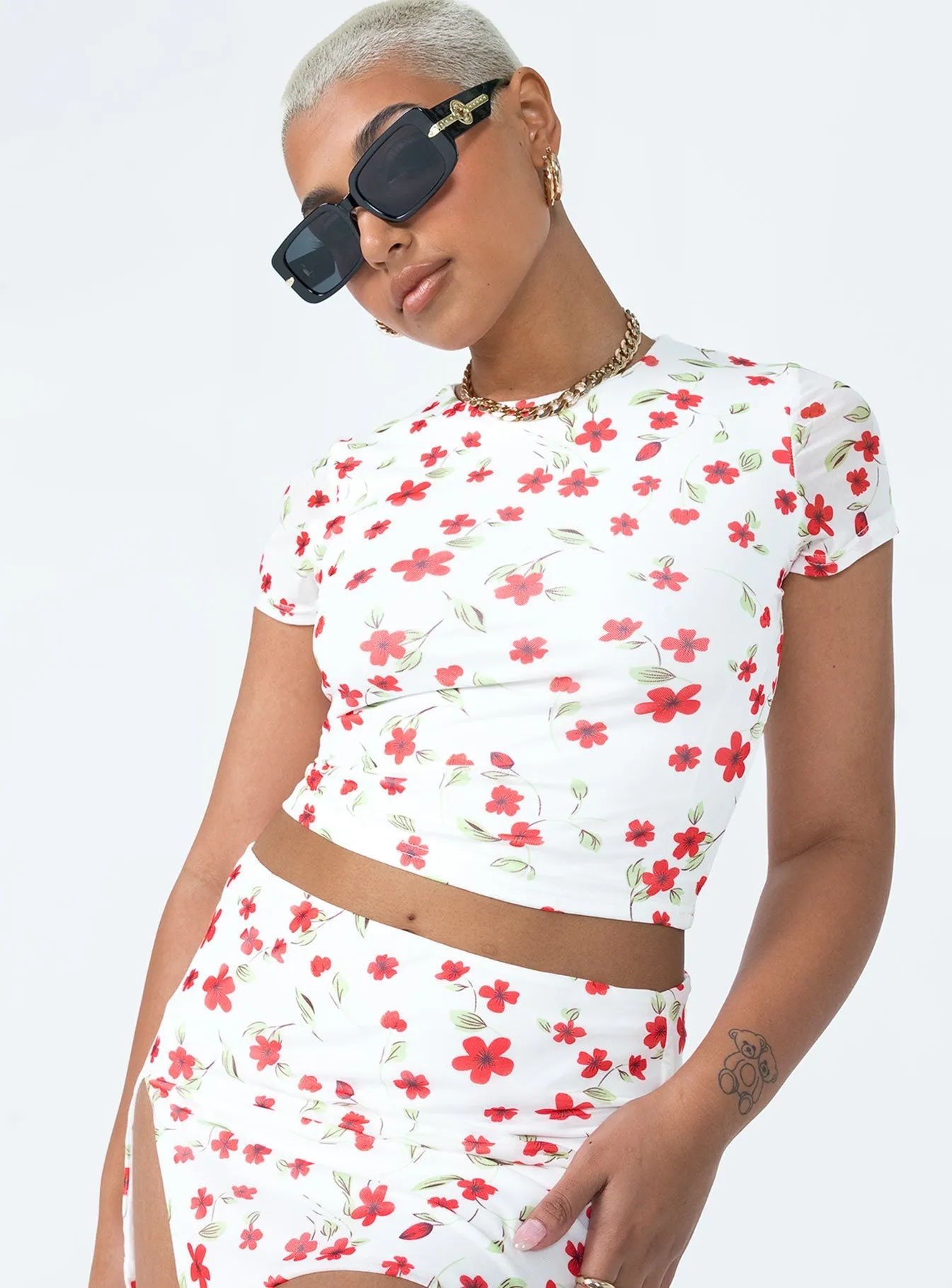 Stylish piece Bold Move Top White Floral