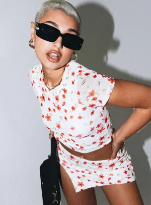 Bold Move Top White Floral Minimalist Layer