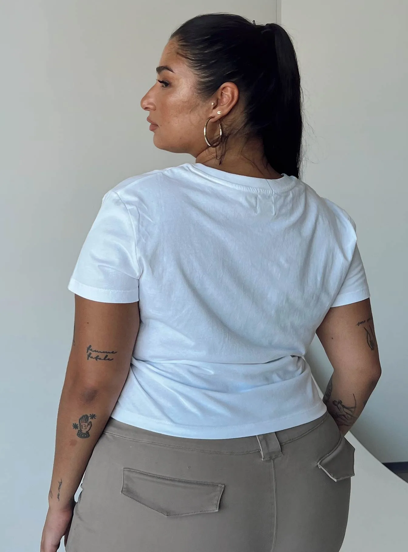 Street Casual Look Shake It Graphic Tee White Curve