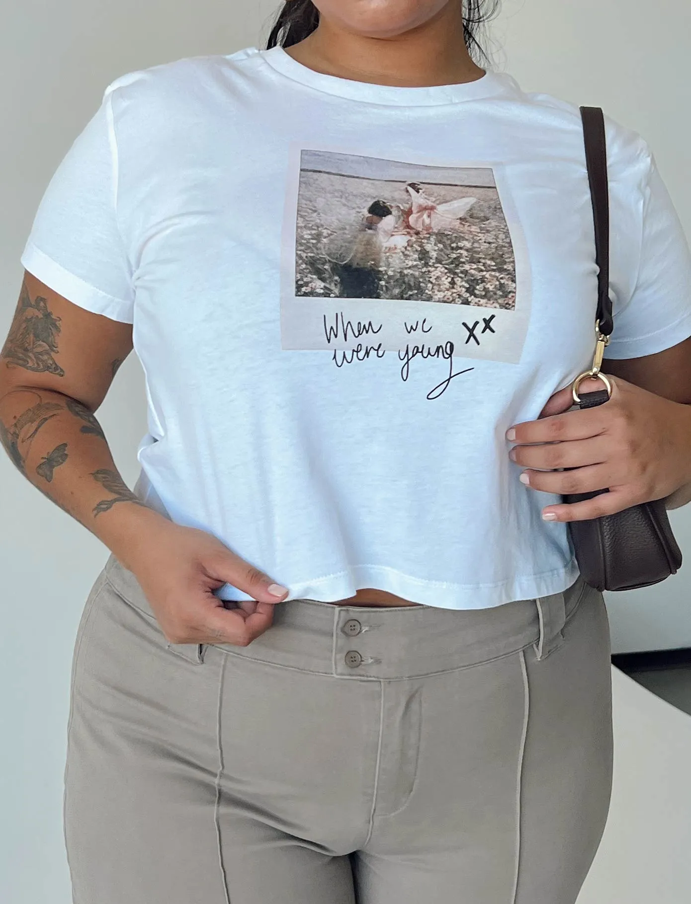 Shake It Graphic Tee White Curve SeamlessConstruction Sleep