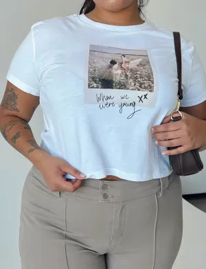 Shake It Graphic Tee White Curve SeamlessConstruction Sleep