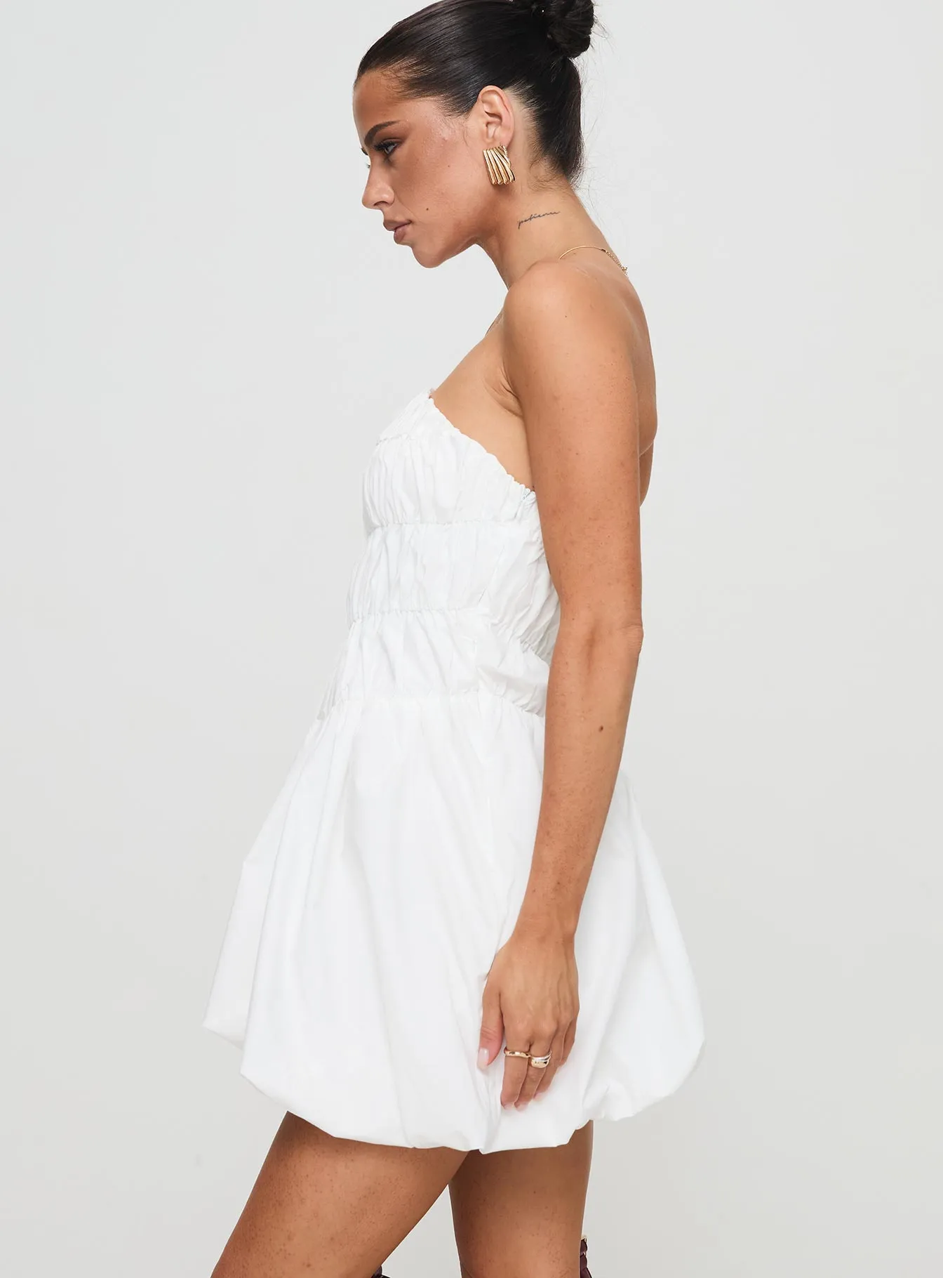 Karenza Bubble Hem Mini Dress White Weekend Vibe