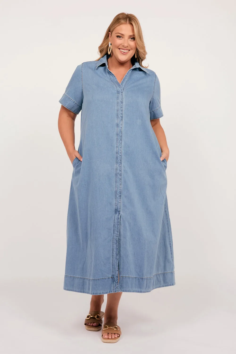 Anna Chambray Maxi Dress in Light Wash Chic Fit