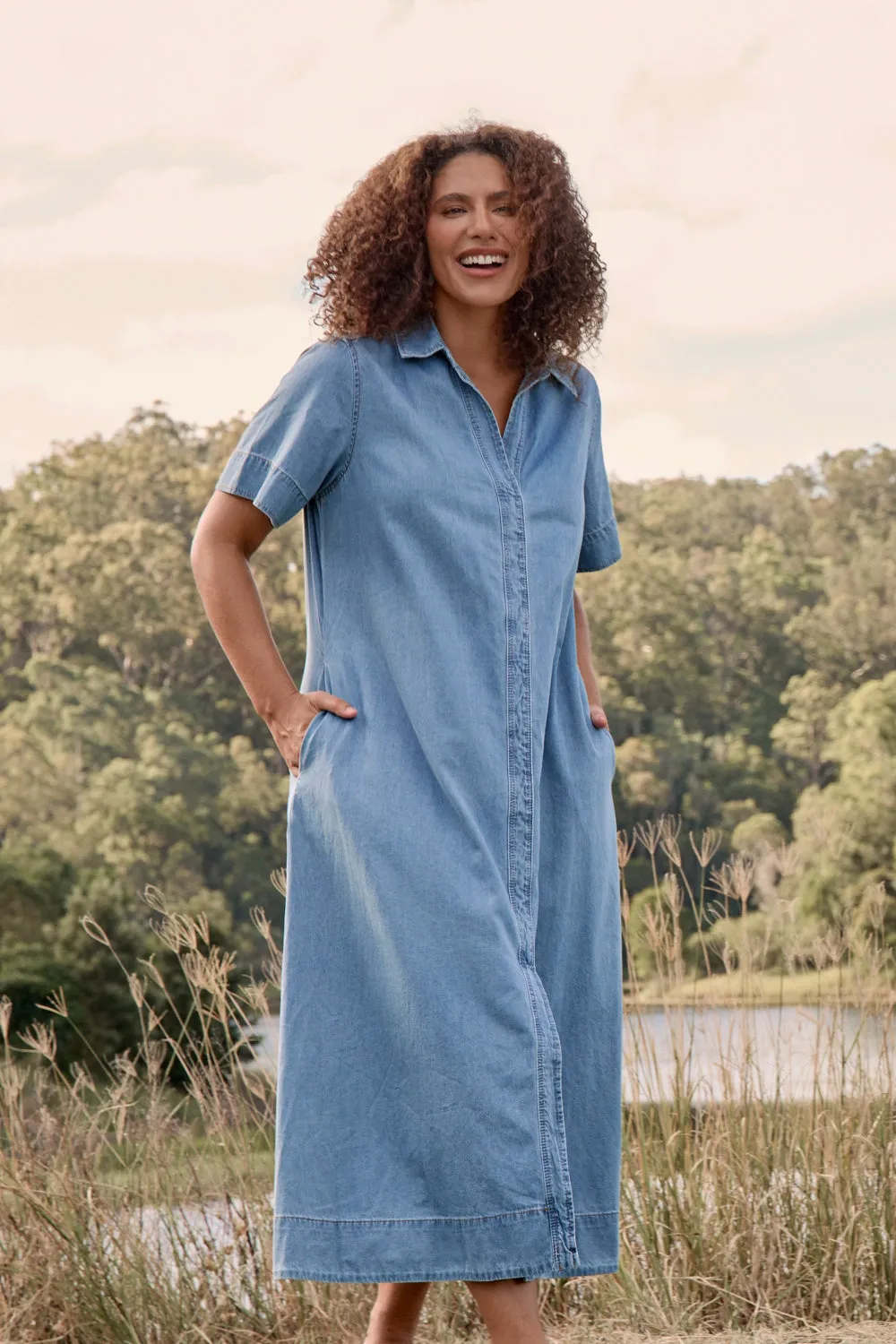 Anna Chambray Maxi Dress in Light Wash Everyday Smart