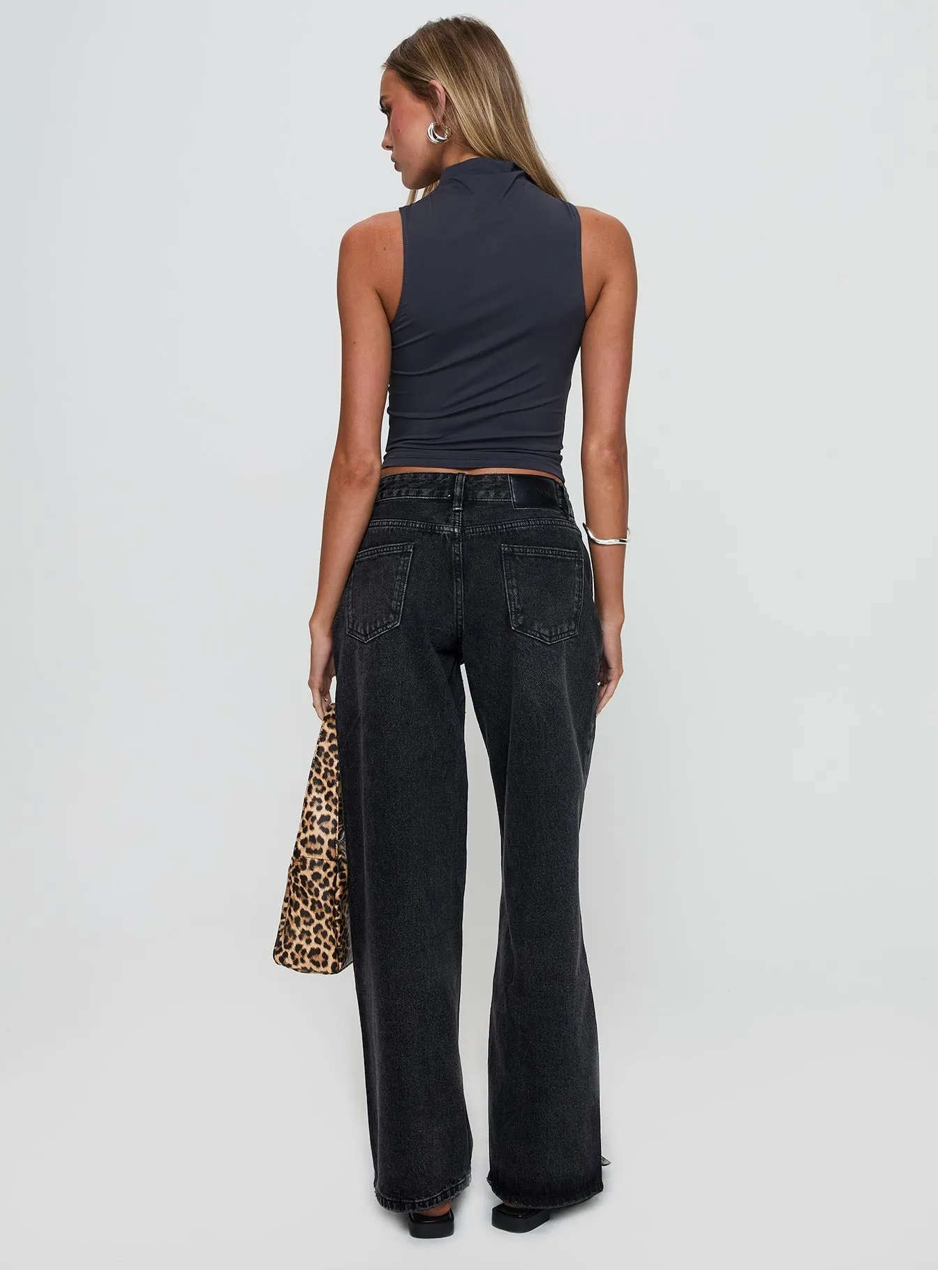 Modern Youth Style Party Look Serenitia Mid Rise Relaxed Jeans Washed Black