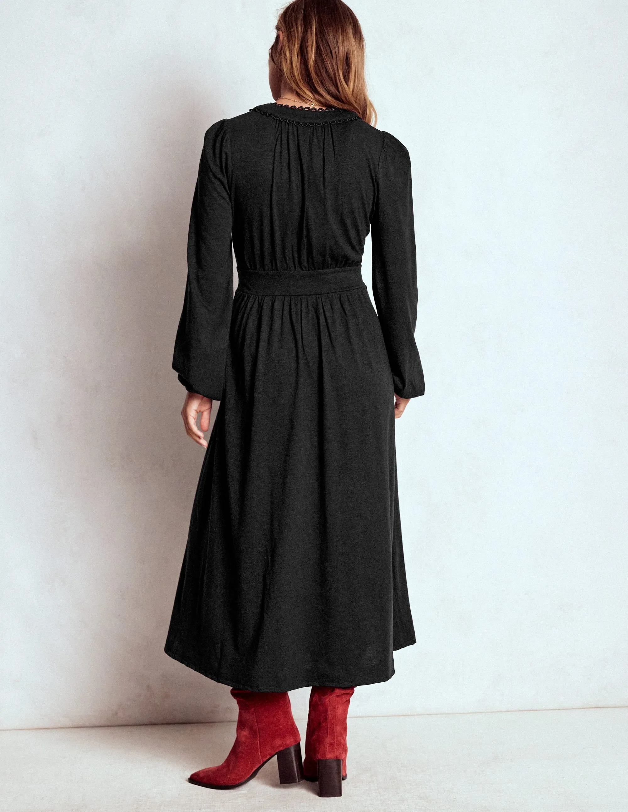 Stylish Comfort Maddie Picot Trim Midi Dress-Black