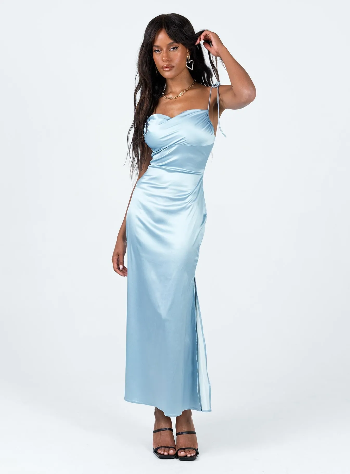 Avriel Maxi Dress Blue The soft fabric of this dress ensures all-day comfort without compromising on style