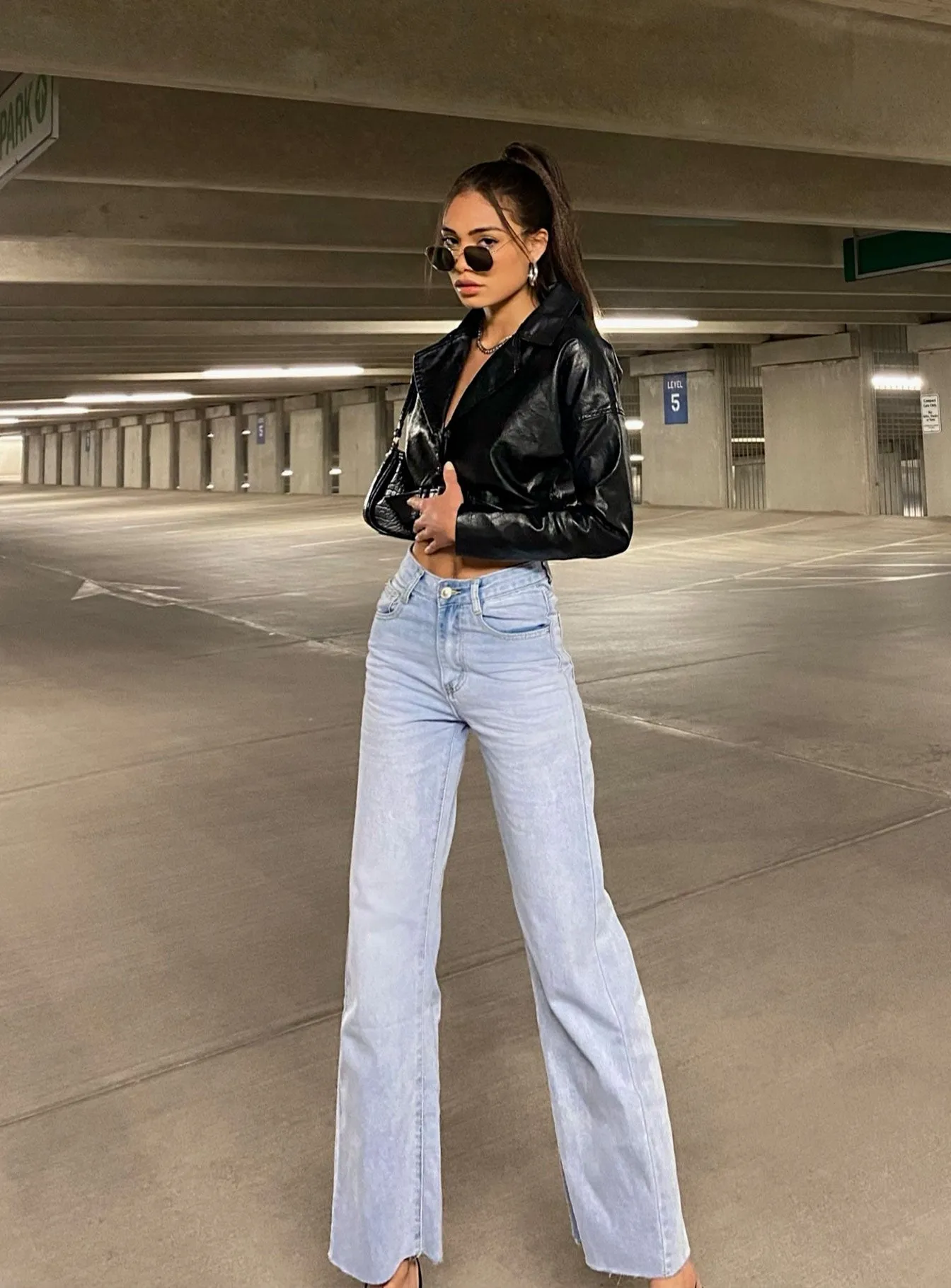 Cece Hammer High Rise Wide Leg Jeans Vintage Blue Denim Creative Look Elegant Road Trip Artist Vibe Comfy