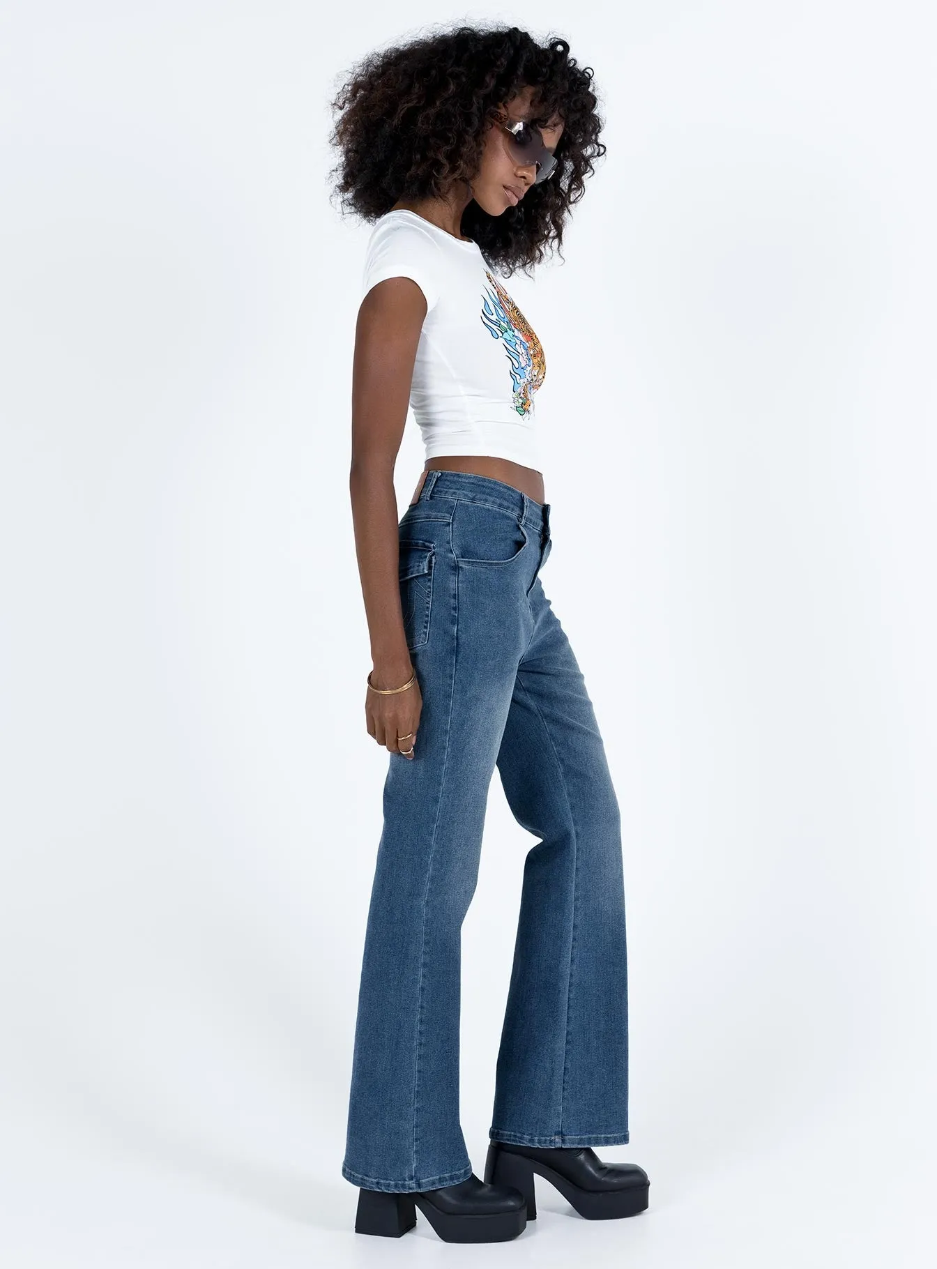 Modern Minimalist Stretch All-Purpose Use Carvalho Flare Jeans Mid Wash Denim