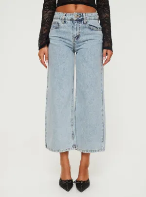 Smart Casual Nature Lover Gym Ready Music Event Hellsa Low Rise Slouch Cropped Jeans Light Wash