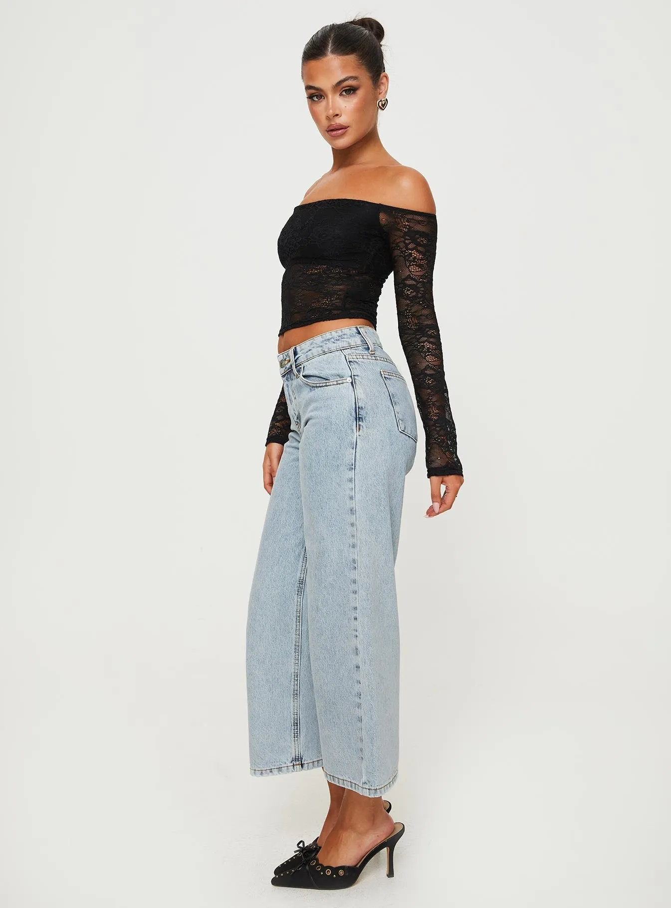 Hellsa Low Rise Slouch Cropped Jeans Light Wash Chill Attire Travel Outfit Student Outfit Lightweight