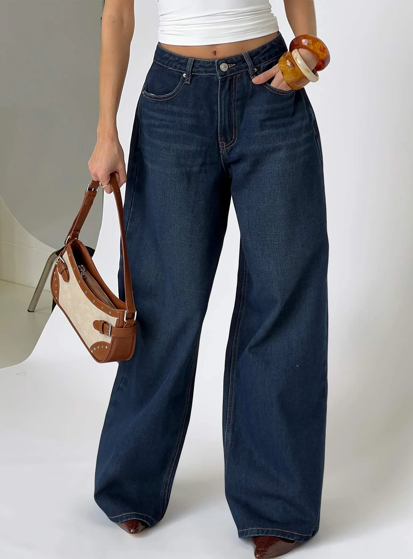 Weekend Getaway Luxury Beach Day Naylor Mid Rise Wide Leg Jeans Mid Blue Denim Petite