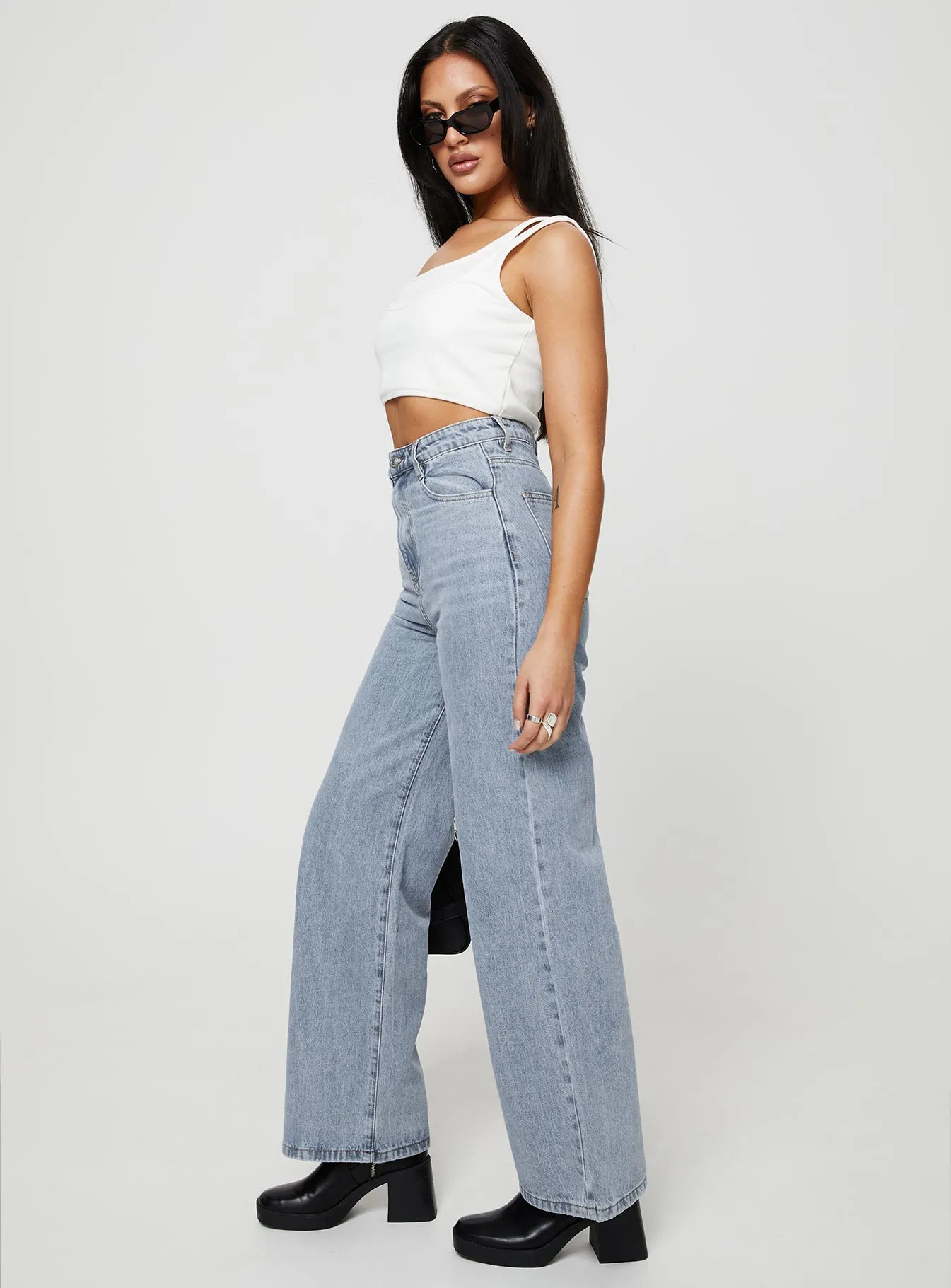 Office Wear Casual Artist Vibe Smooth Nicolo High Rise Straight Leg Jeans Light Blue Wash