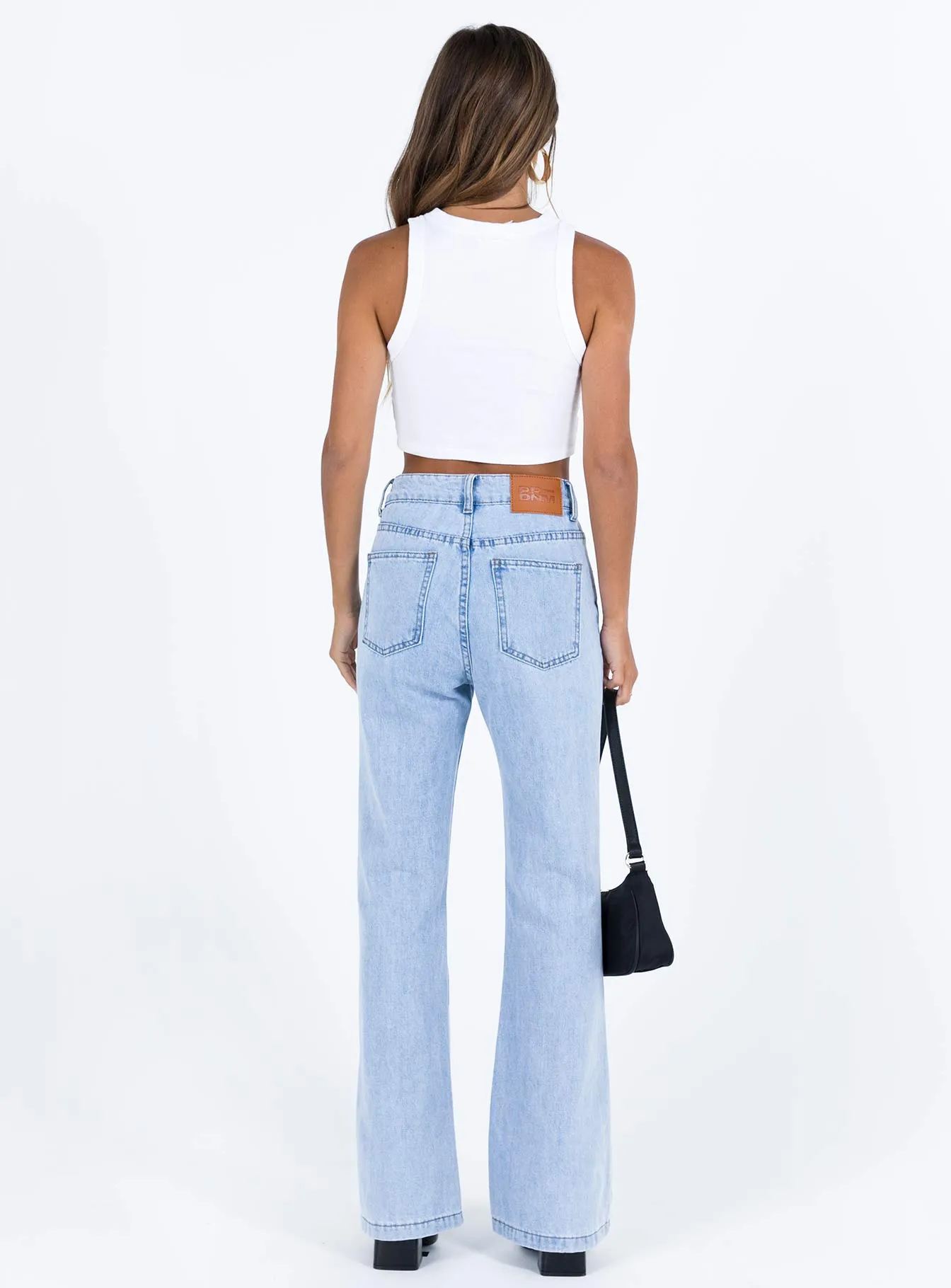Timeless Outfit Zelkova Flared Jeans Mid Wash Denim