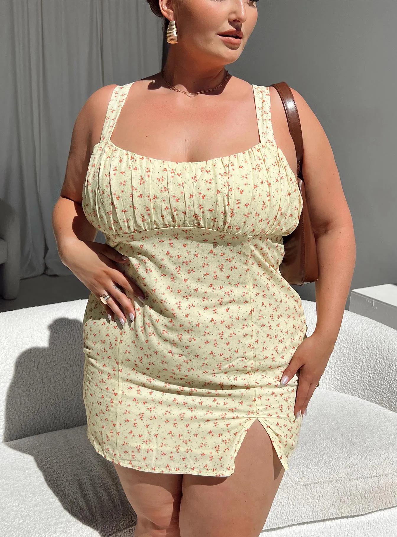 Minimalist Closure Look Hot Freya Mini Dress Curve