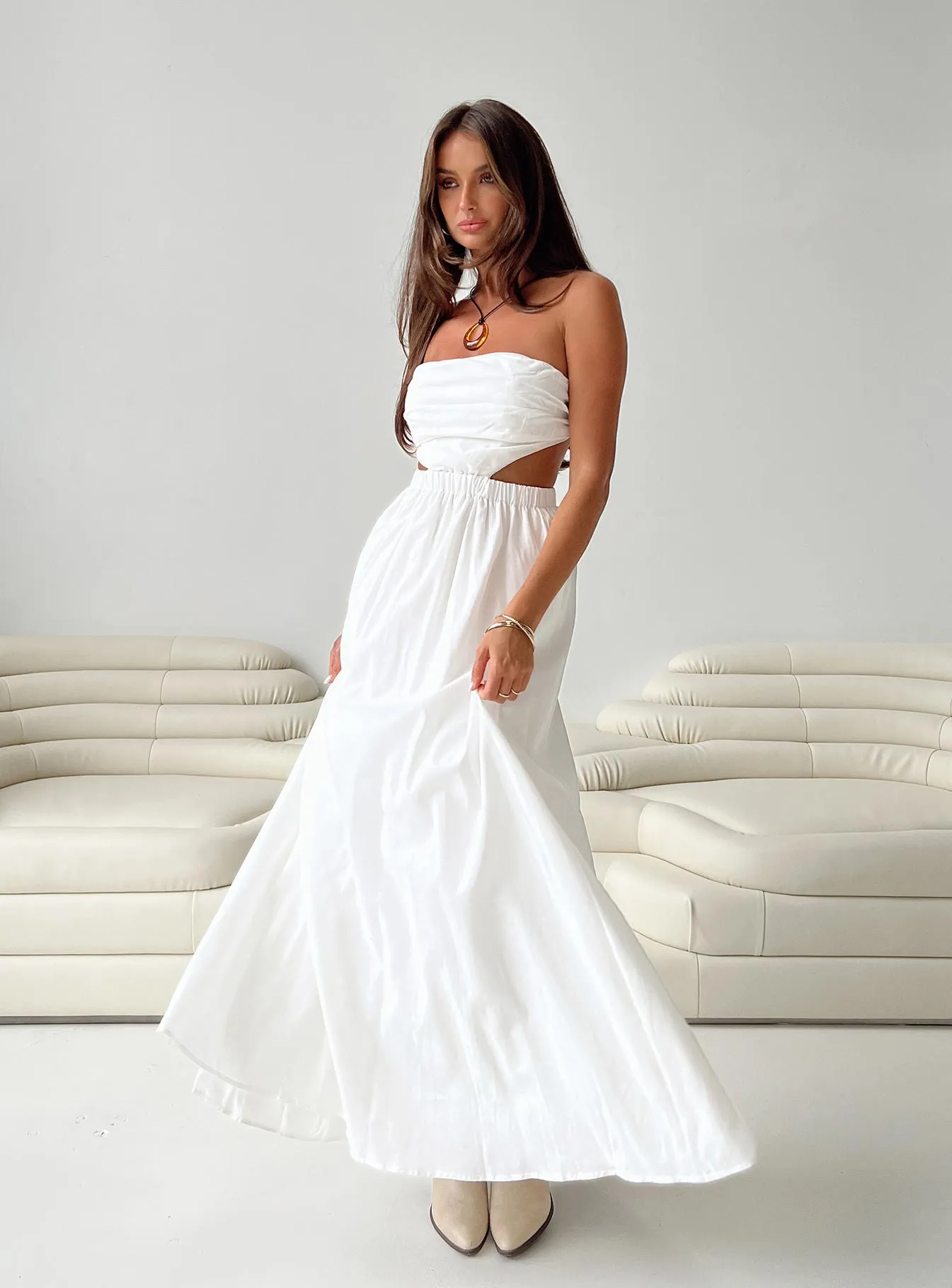 Jessia Maxi Dress White Mermaid Cut Pleat Art