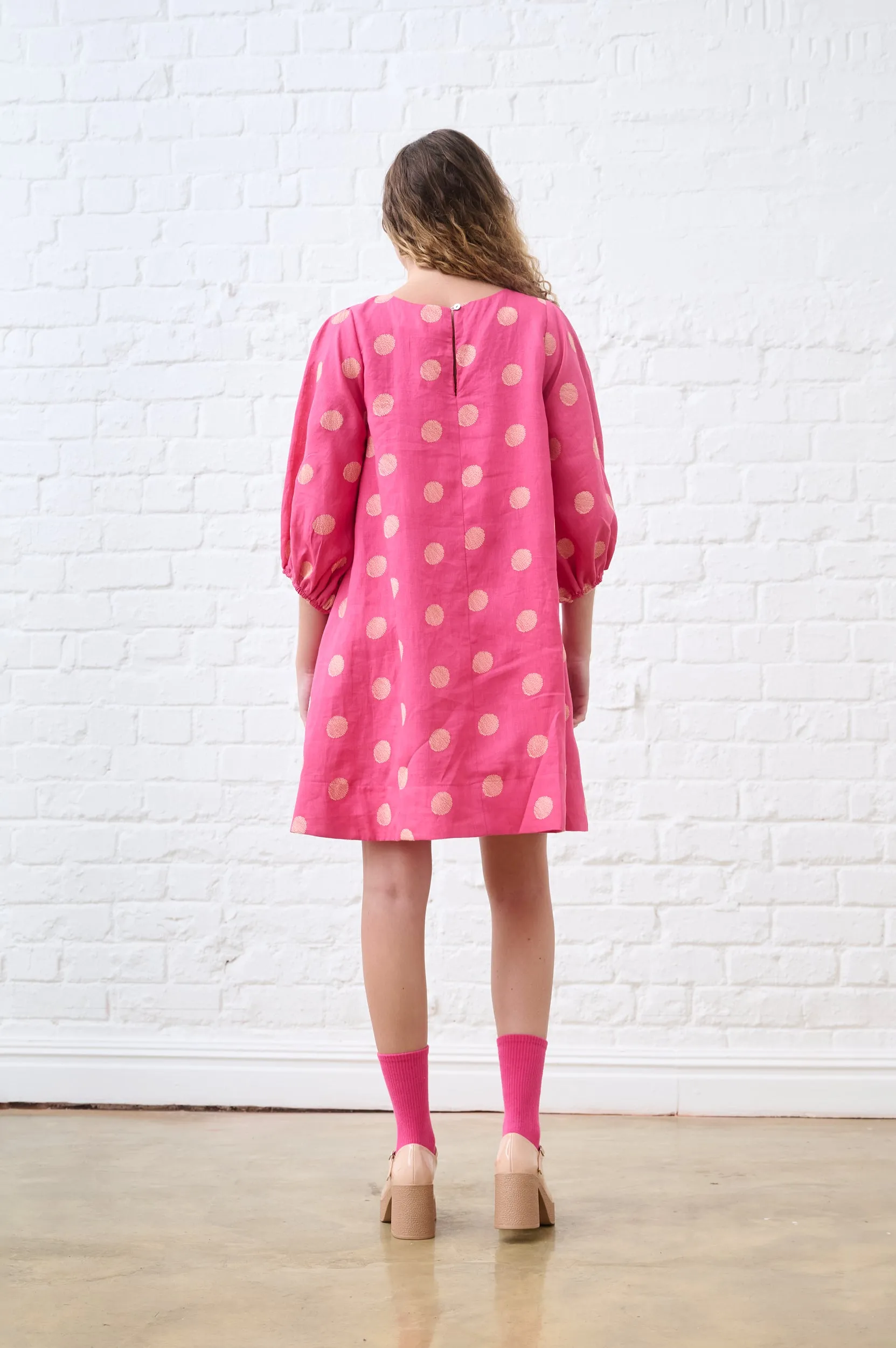 Heart Glow Play Mode The XO dress in Spot linen