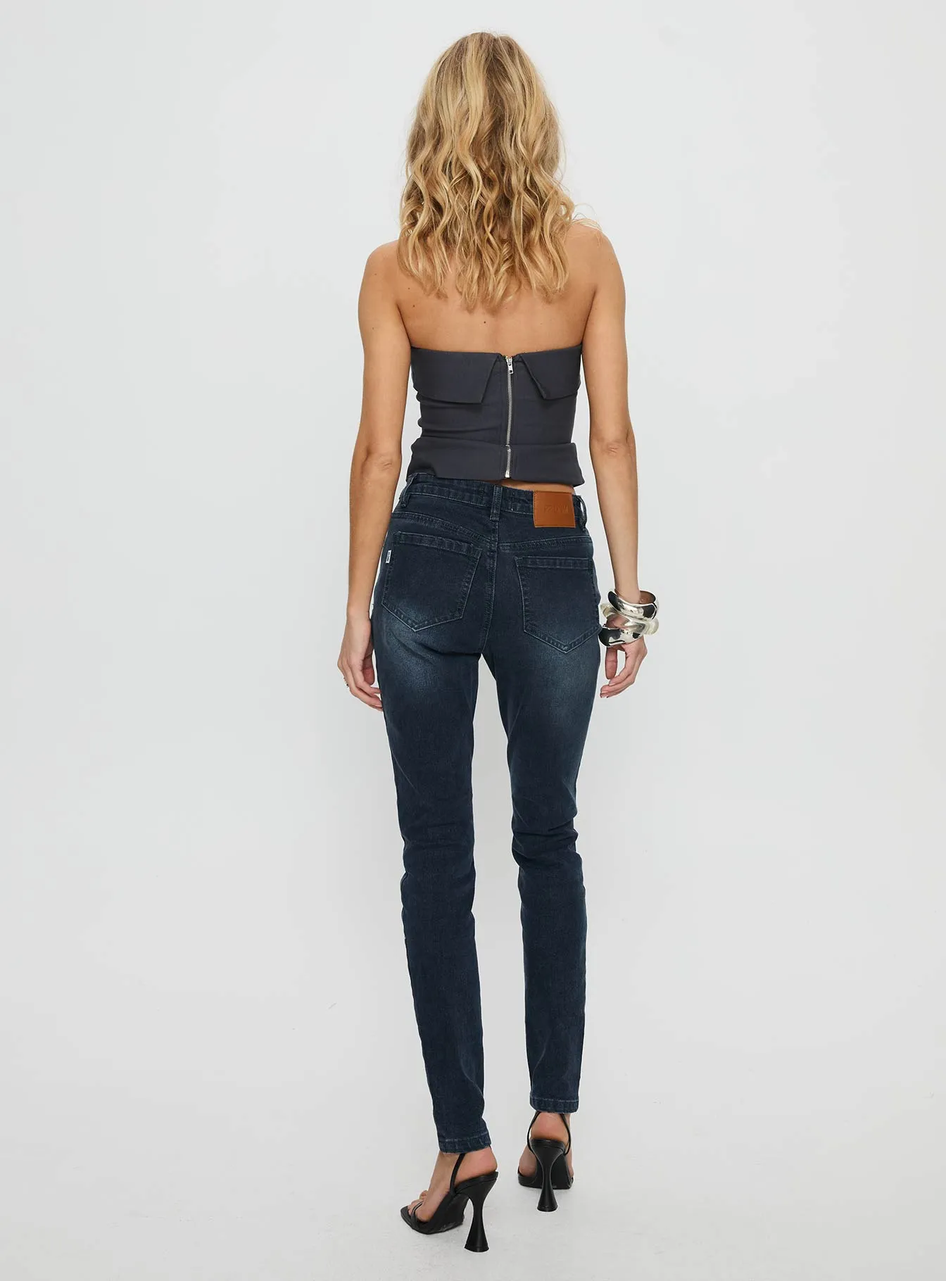 Timeless Outfit Odor Control Tech Illyssa Mid Rise Skinny Jeans Washed Charcoal