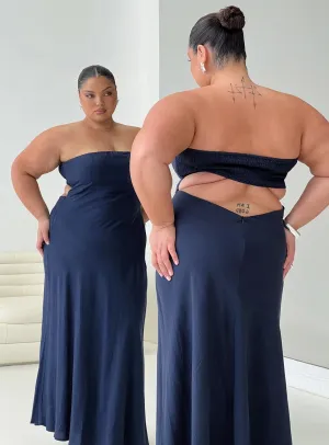 Rose Arch This dress provides a flattering look for any body type thanks to its classic design Yahir Strapless Maxi Dress Navy Curve