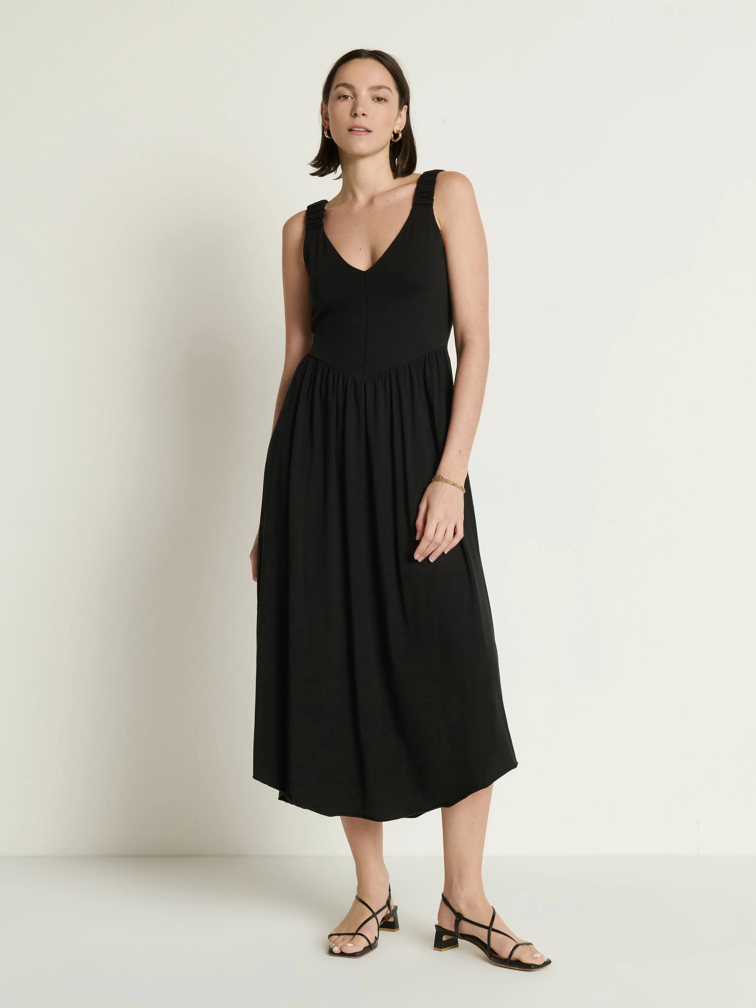 Celine Midi Dress Flowy mid-length piece