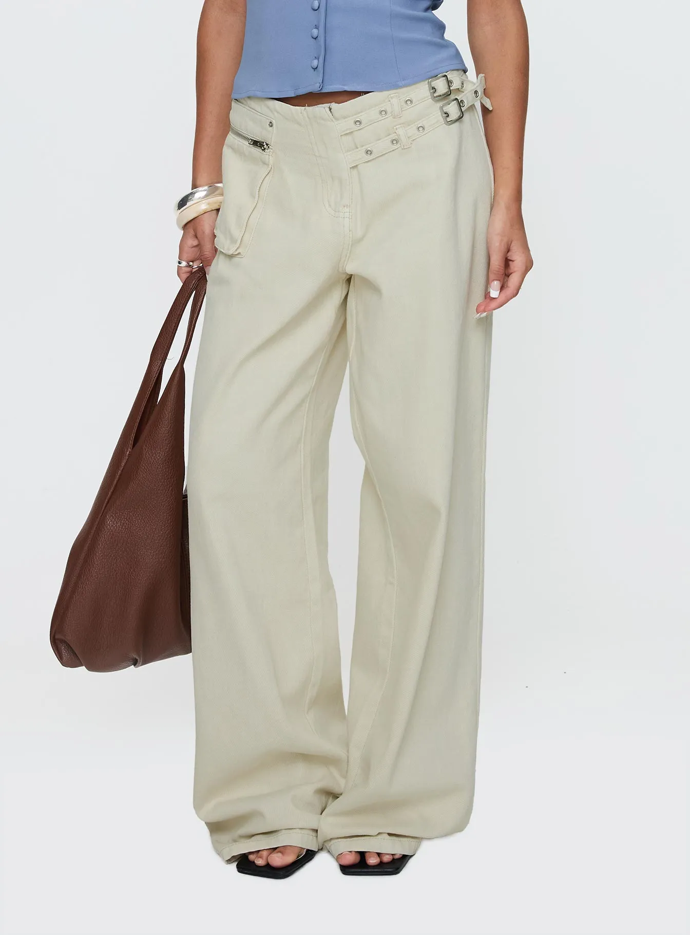 Rainy Day Everyday Travel Outfit Chill Outfit Date Night Paltrow Mid Rise Wide Leg Cargo Jeans Cream Petite