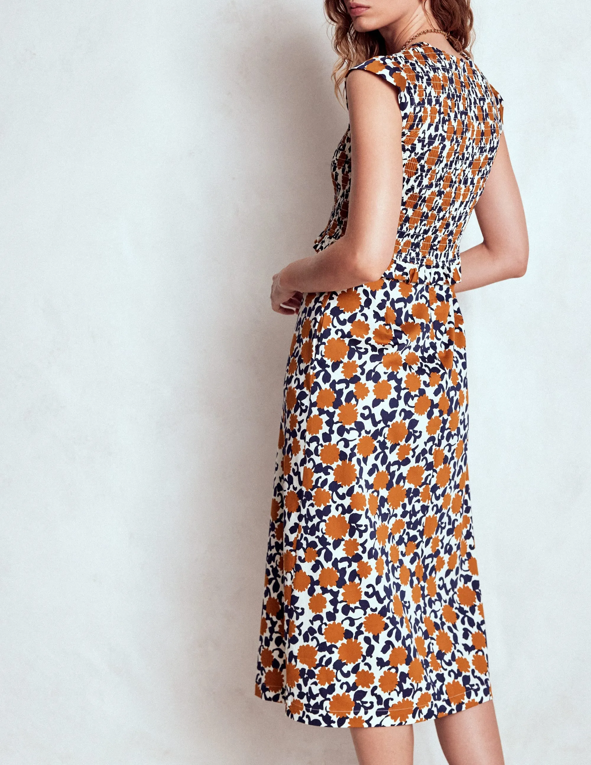 Contemporary Look Fashionable knee-length piece Carolina Smocked Midi Dress-Cognanc, Floweret Vine