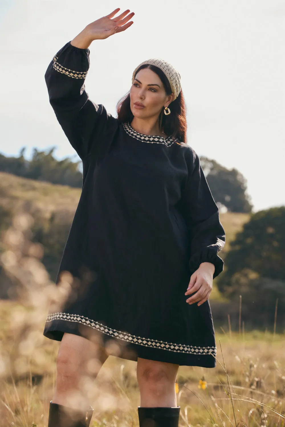 SustainableProduction Relax Mode Hazel Linen Short Dress in Moonlit Noir
