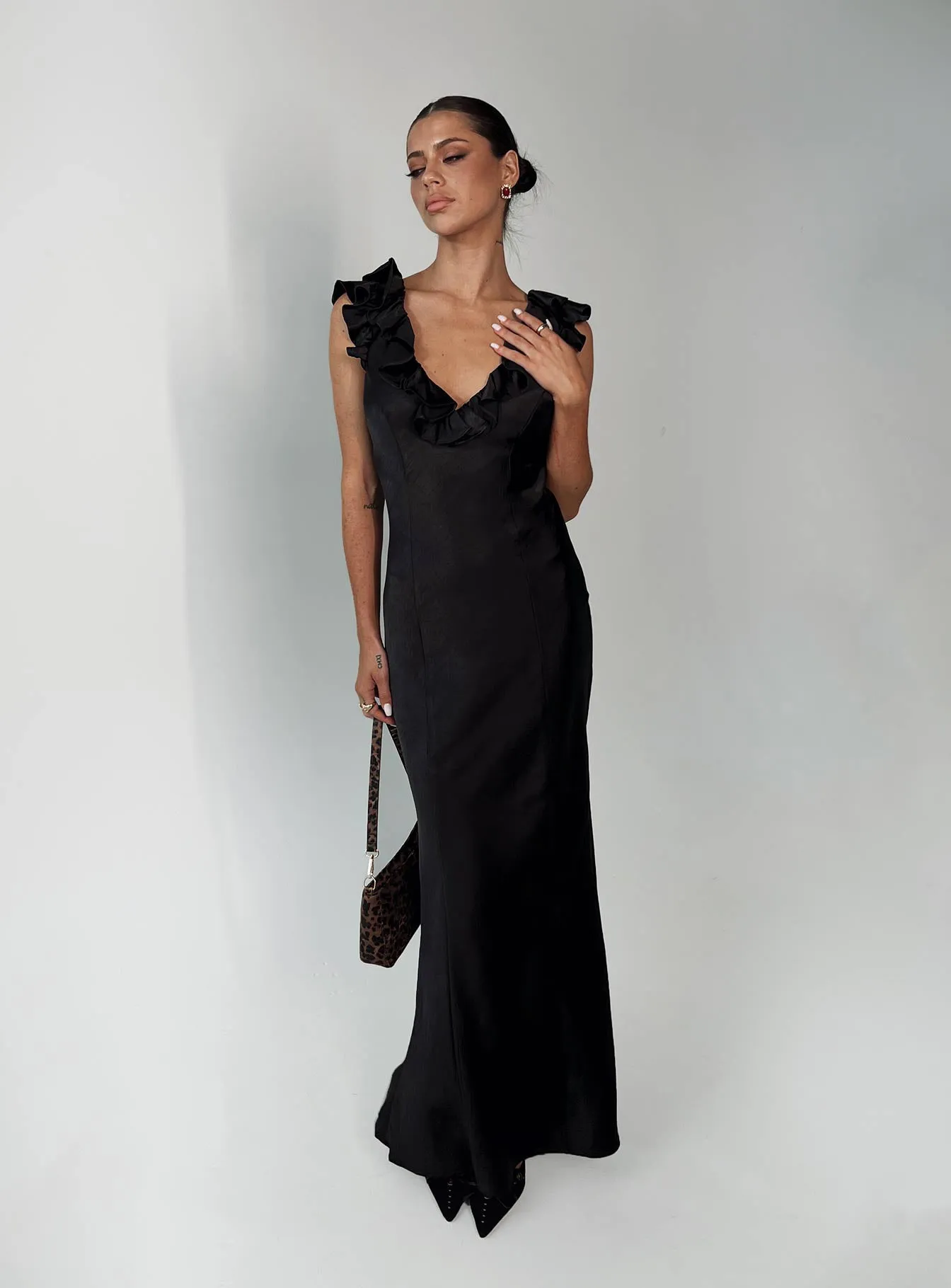 Butacup Frill Maxi Dress Black Beach Edge Inner peace