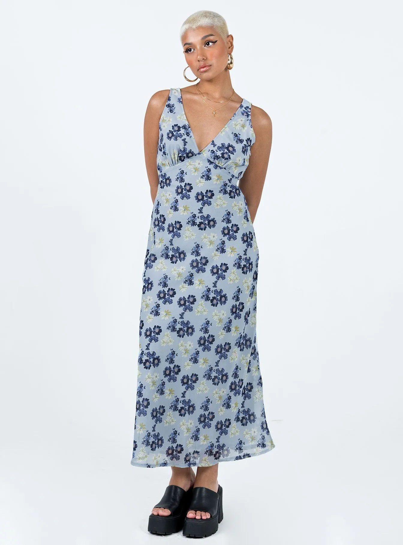 The relaxed fit of this maxi dress ensures all-day comfort while maintaining a stylish look Velvet Glow Nellie Maxi Dress Blue Floral