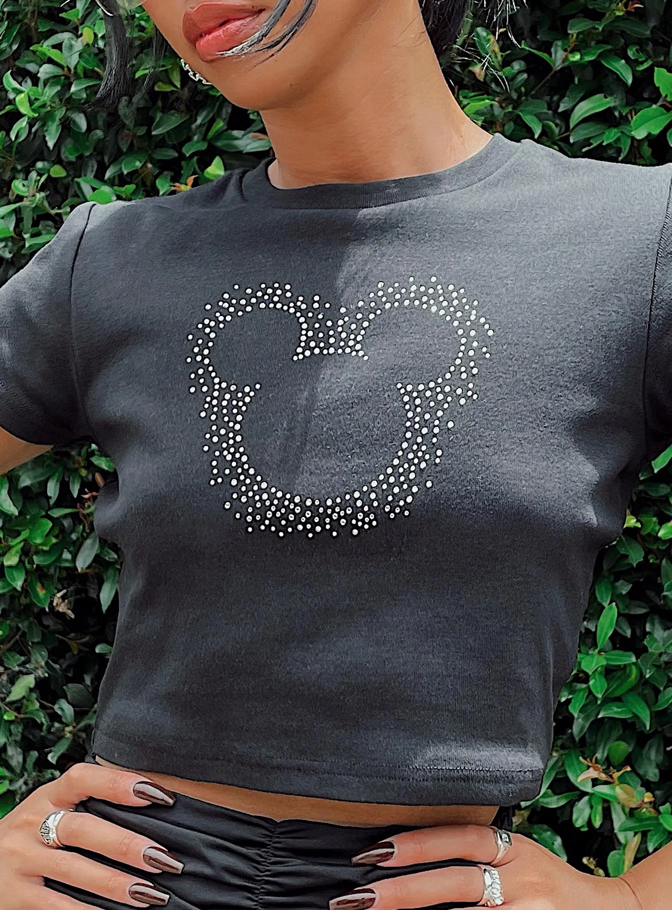 Non Irritating Tags Disney Mickey Mouse Outline Cropped Tee Black