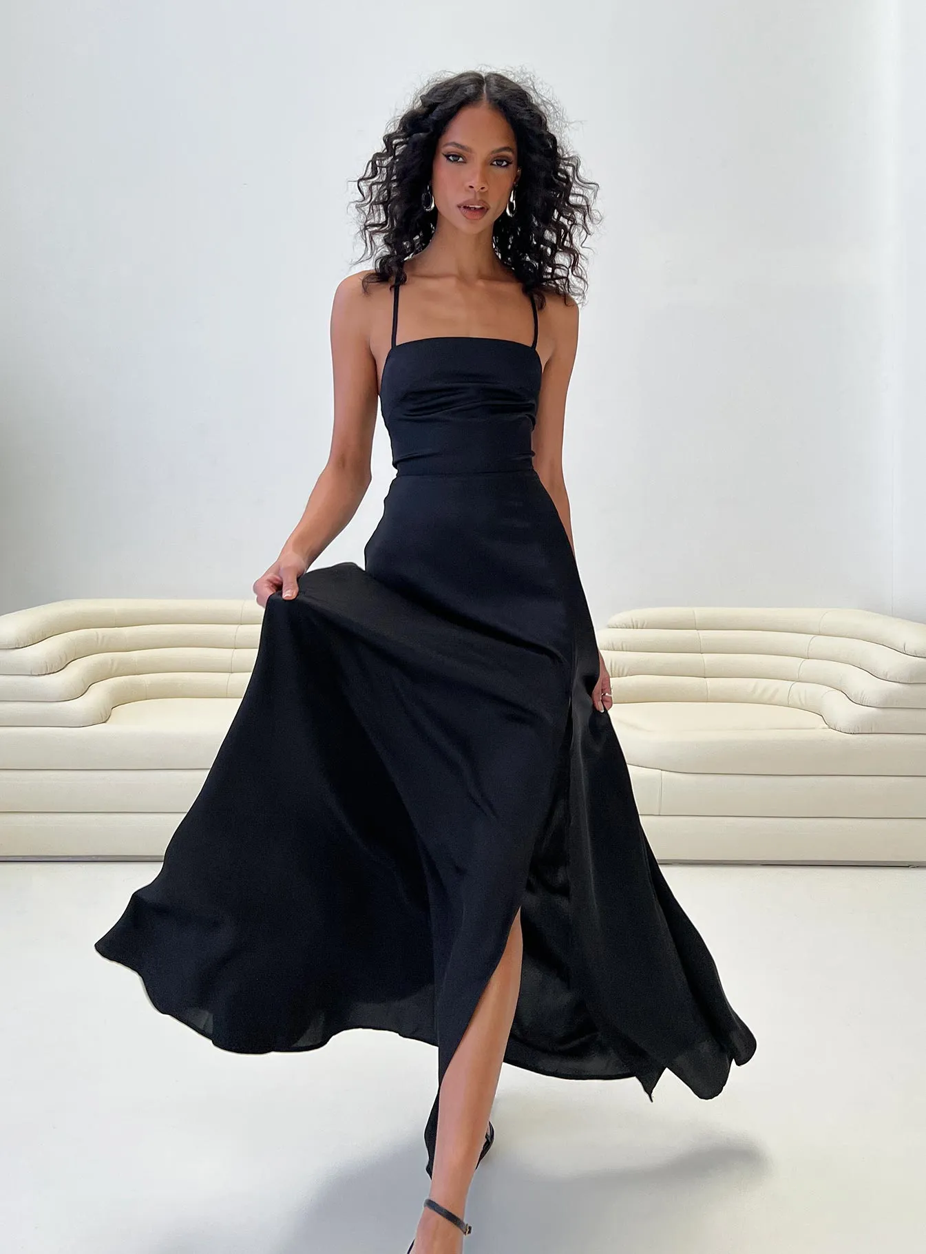 Emerald Pop Stunning beach maxi dress Kerwin Maxi Dress Black
