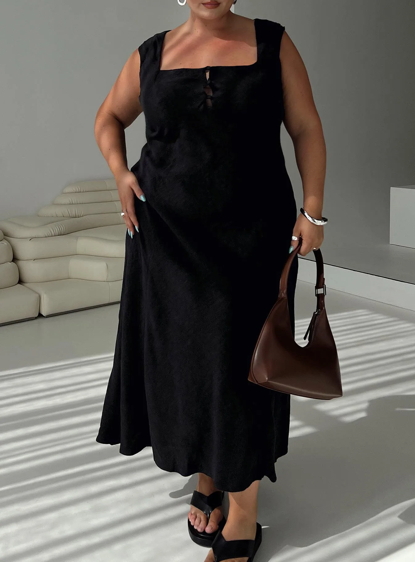 Golden Sand Chosen Girl Linen Blend Maxi Dress Black Curve