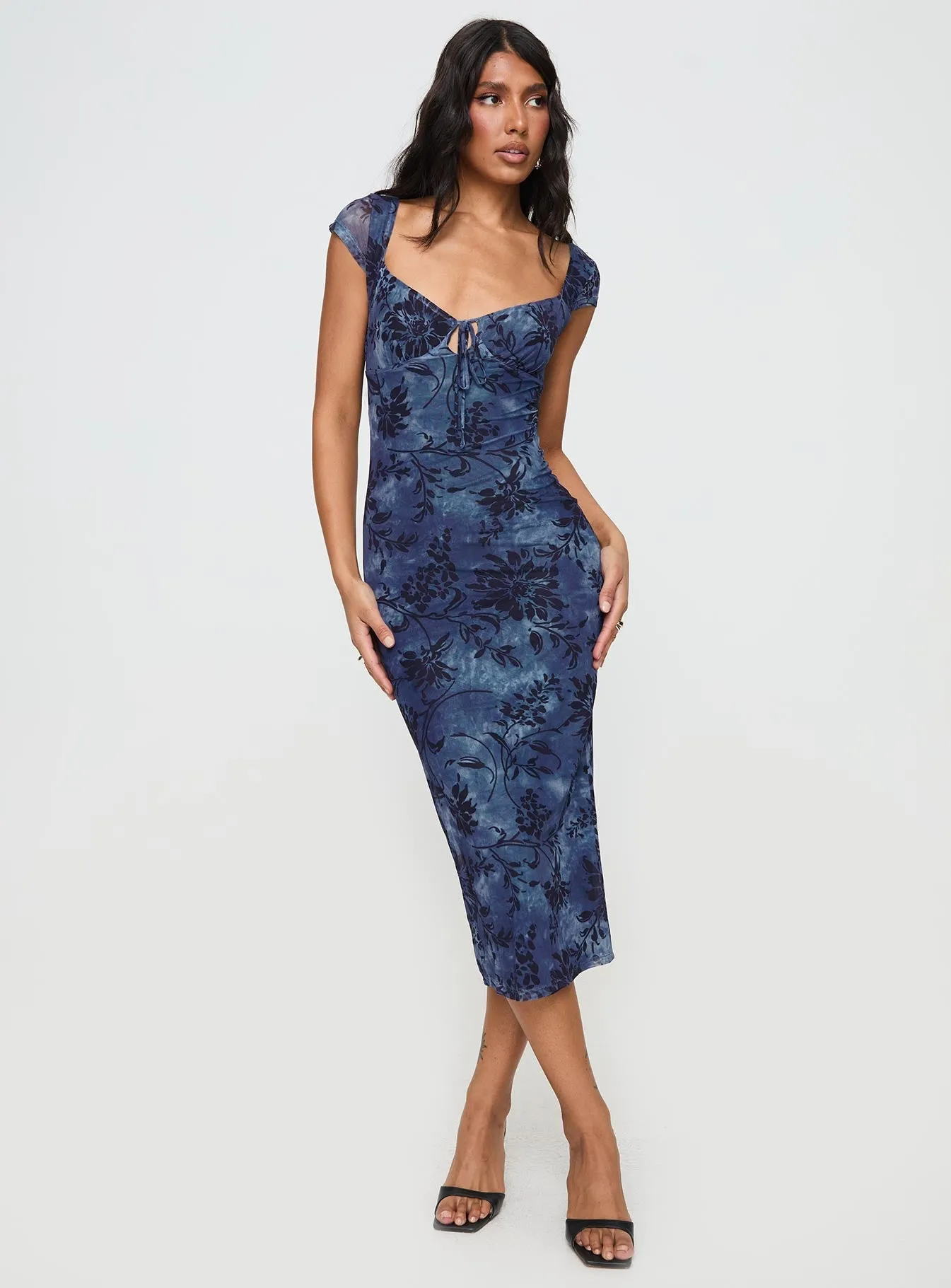 Derrick Maxi Dress Blue Fashion-forward long piece