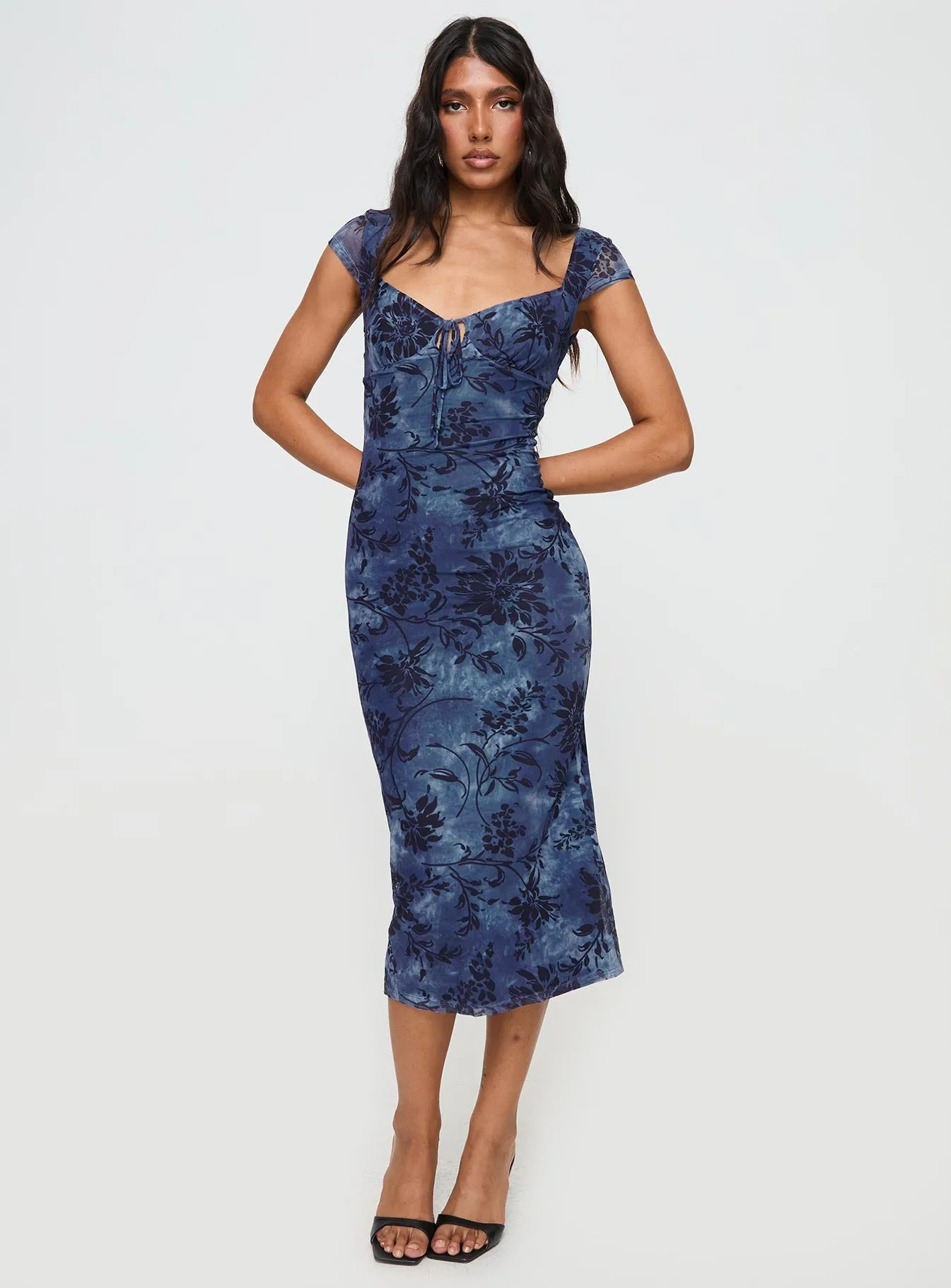 Platinum Shine This maxi dress combines classic style with modern comfort for a timeless look Derrick Maxi Dress Blue