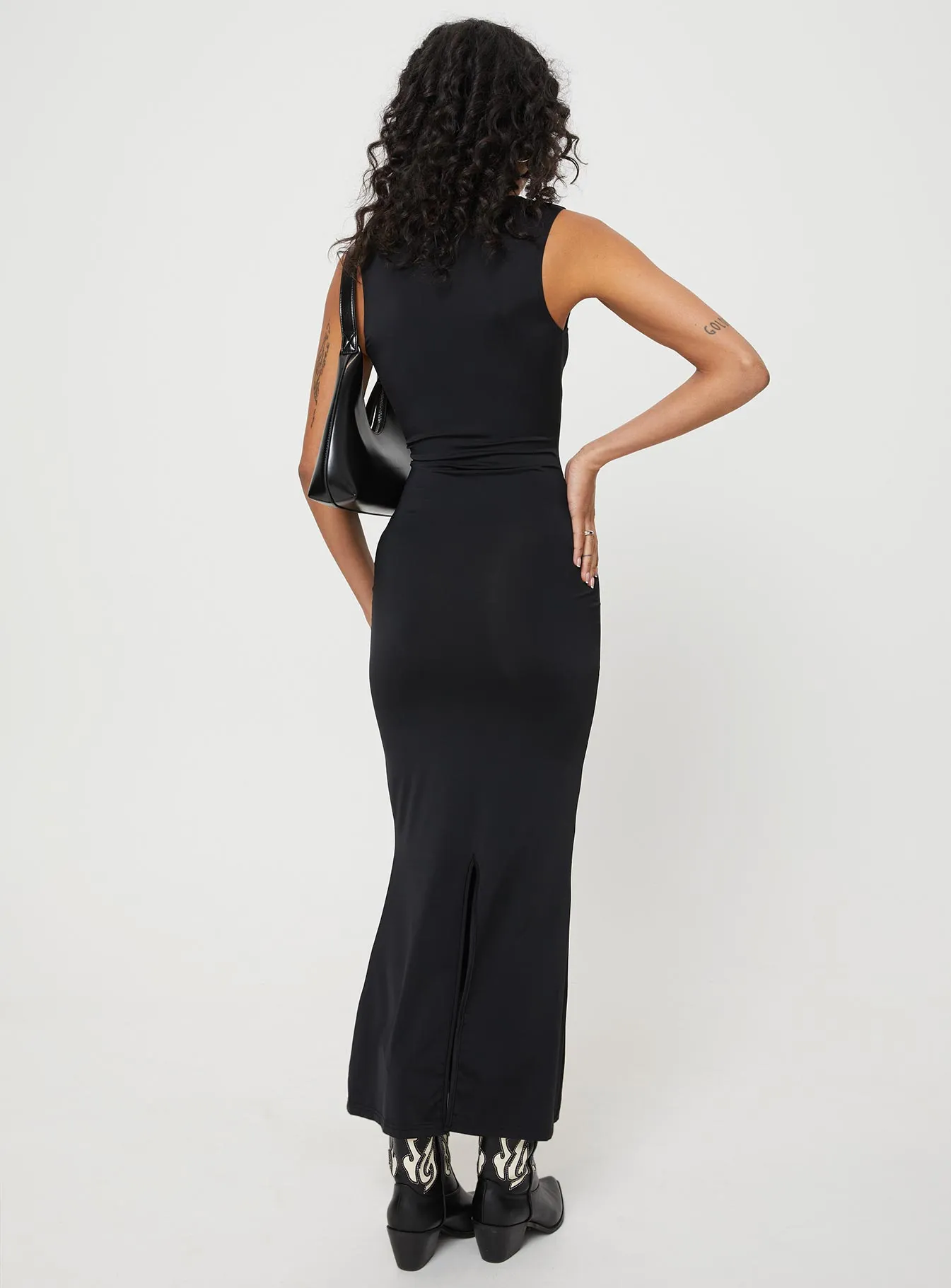 Emili Maxi Dress Black Comfortable day-to-night dress