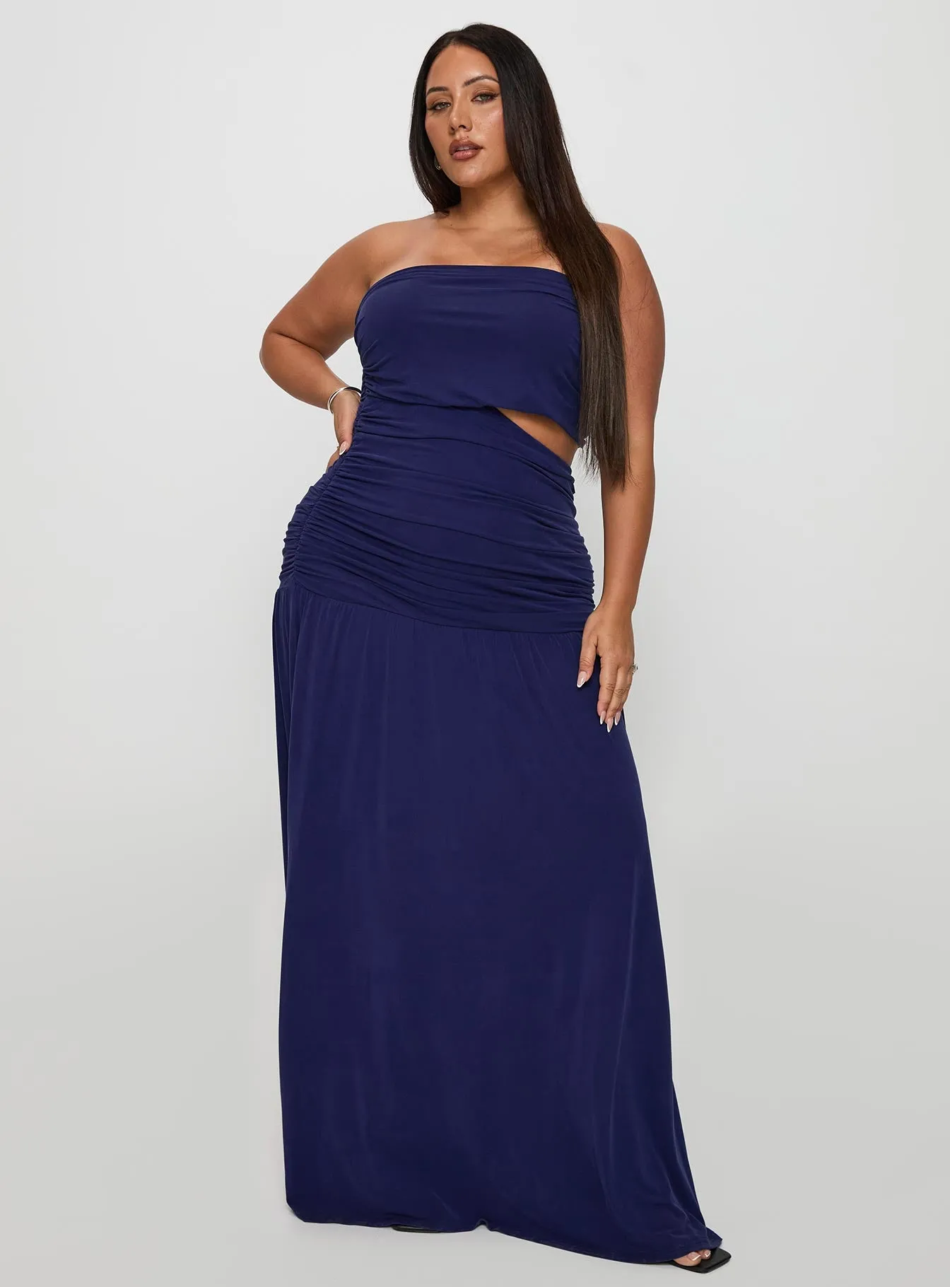 Luxurious long dress Grandeur Strapless Maxi Dress Navy Curve