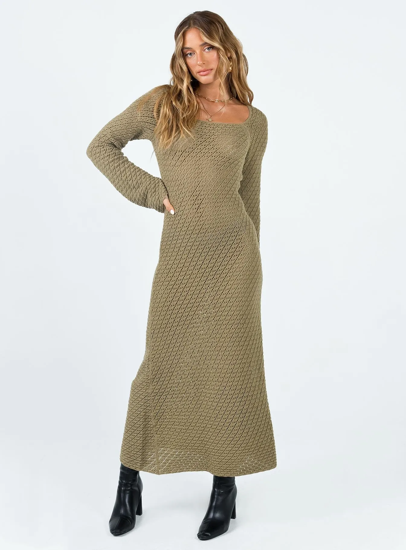 Lorena Long Sleeve Maxi Dress Khaki The relaxed fit of this maxi dress offers a casual yet elegant appearance for any occasion
