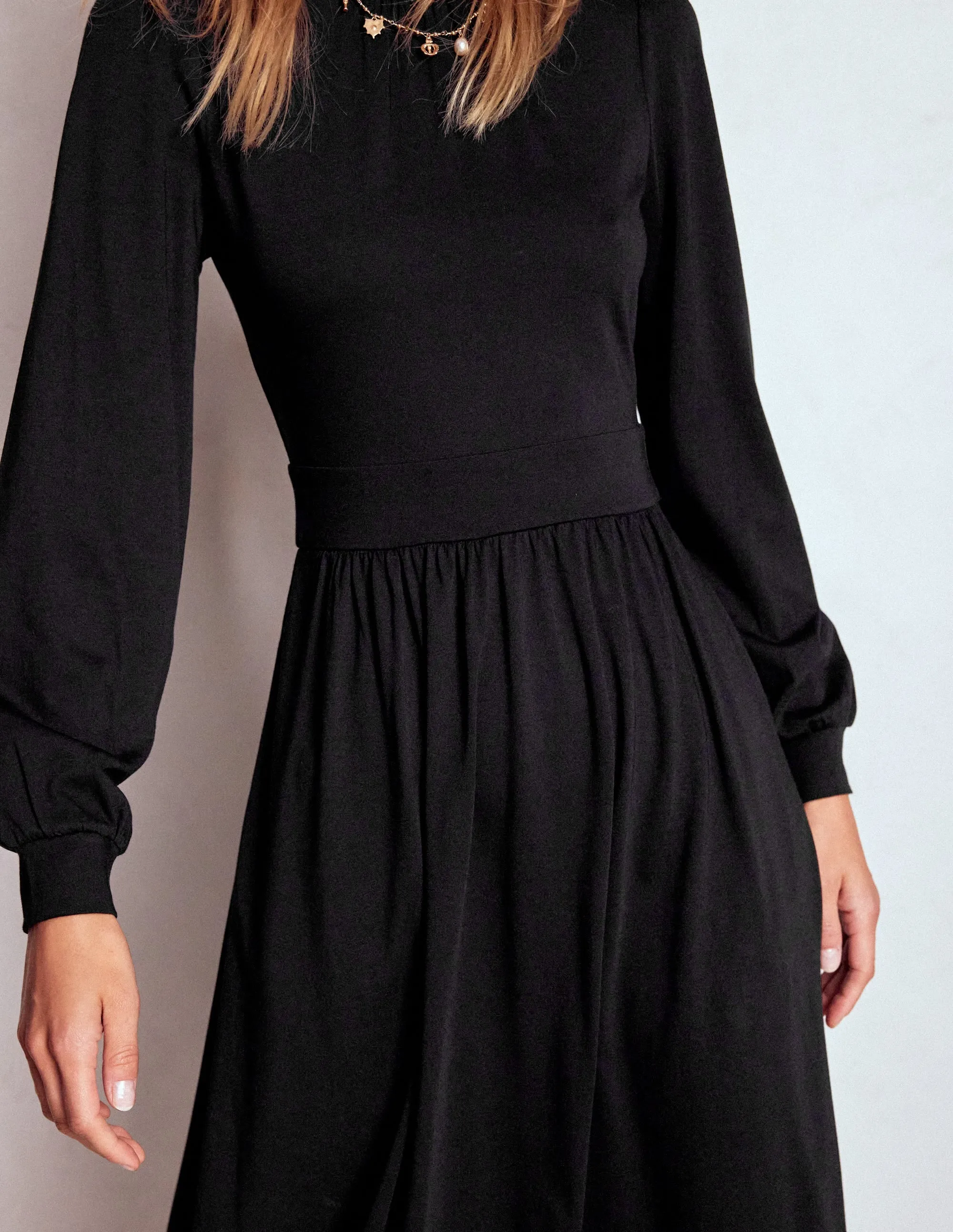 Classic Design Alexandra Jersey Midi Dress-Black